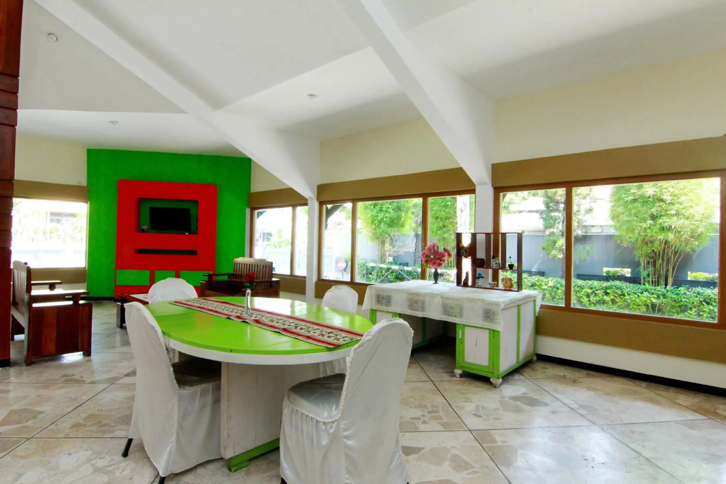 Lobby or reception in The Soemarsono Hotel Lobby or reception in The Soemarsono Hotel