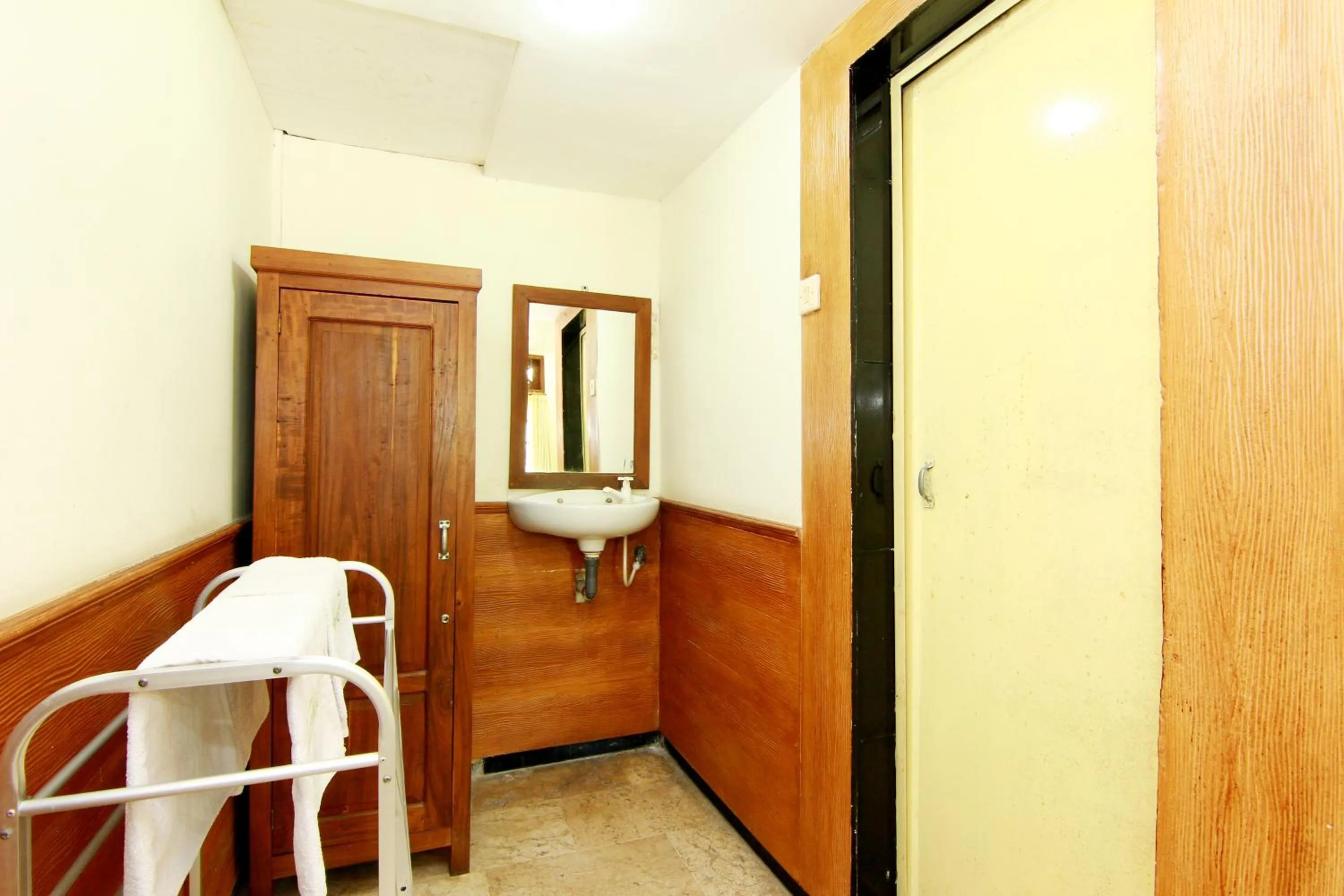 Bathroom in The Soemarsono Hotel