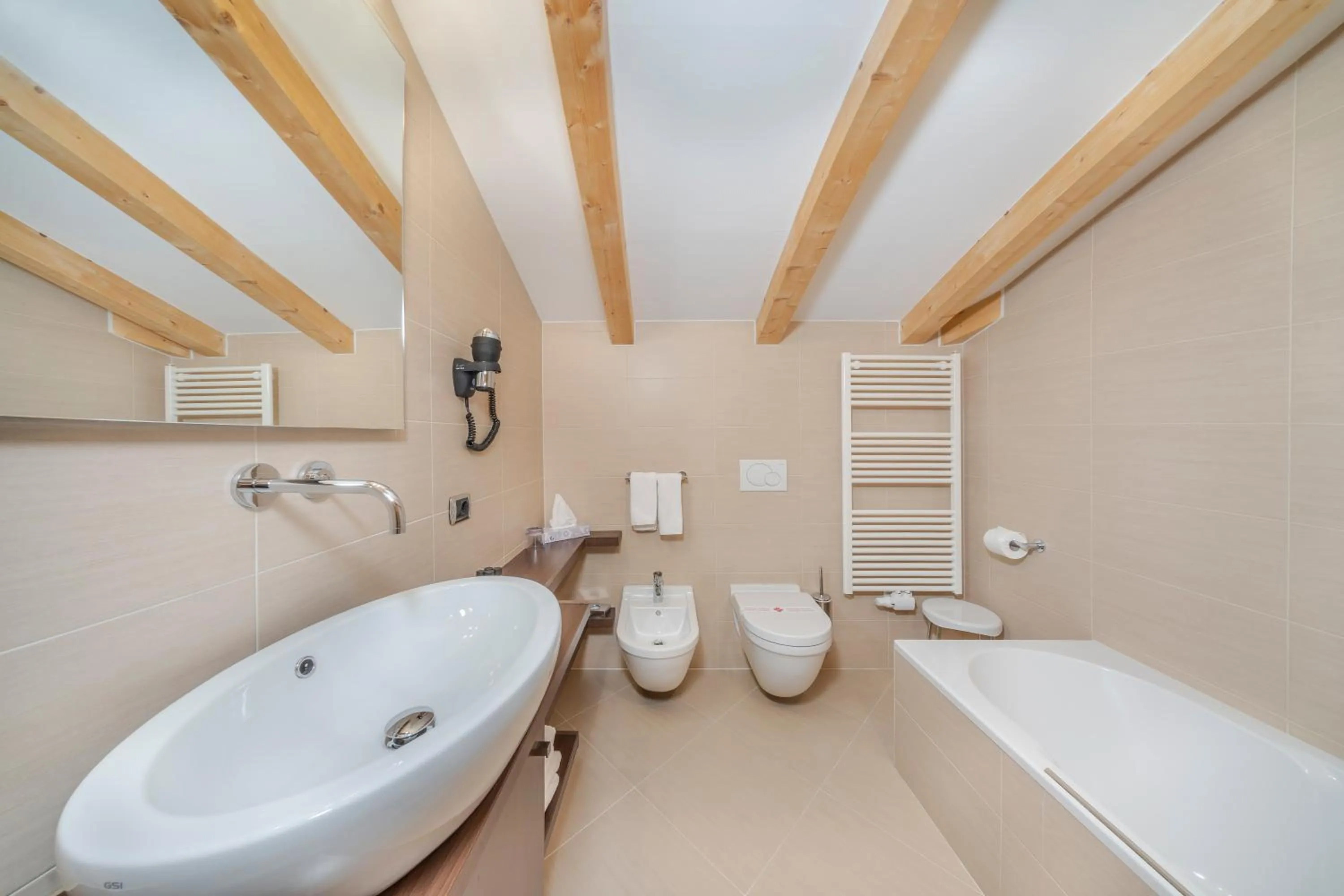 Bathroom in Hotel Chalet Dlaces