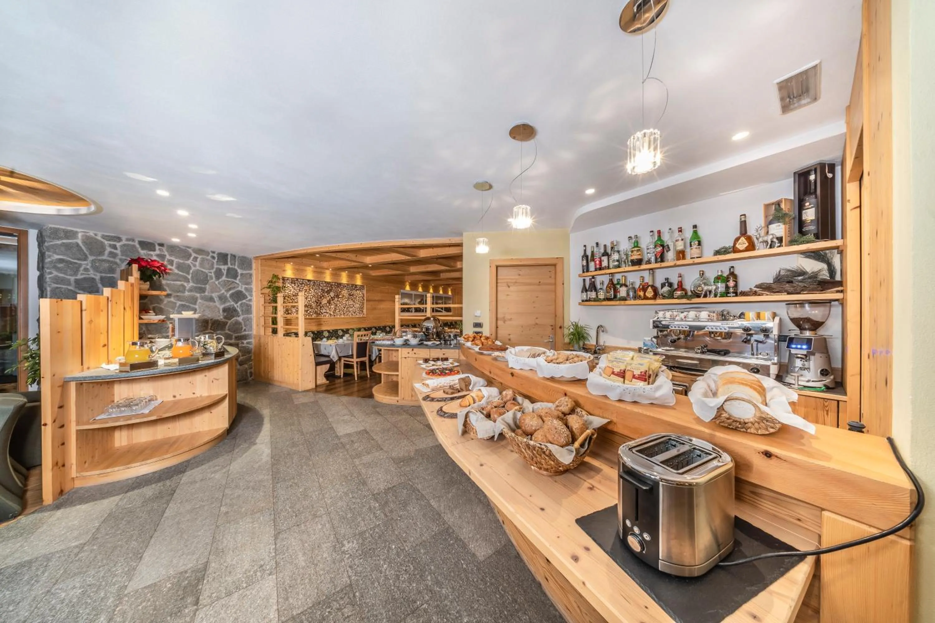 Breakfast in Hotel Chalet Dlaces