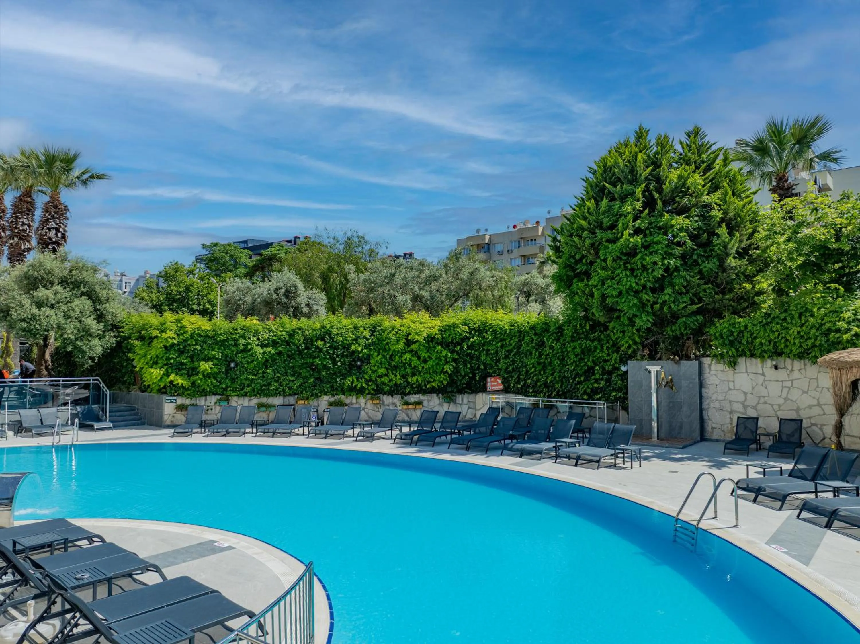 Marbel Hotel by PalmWings