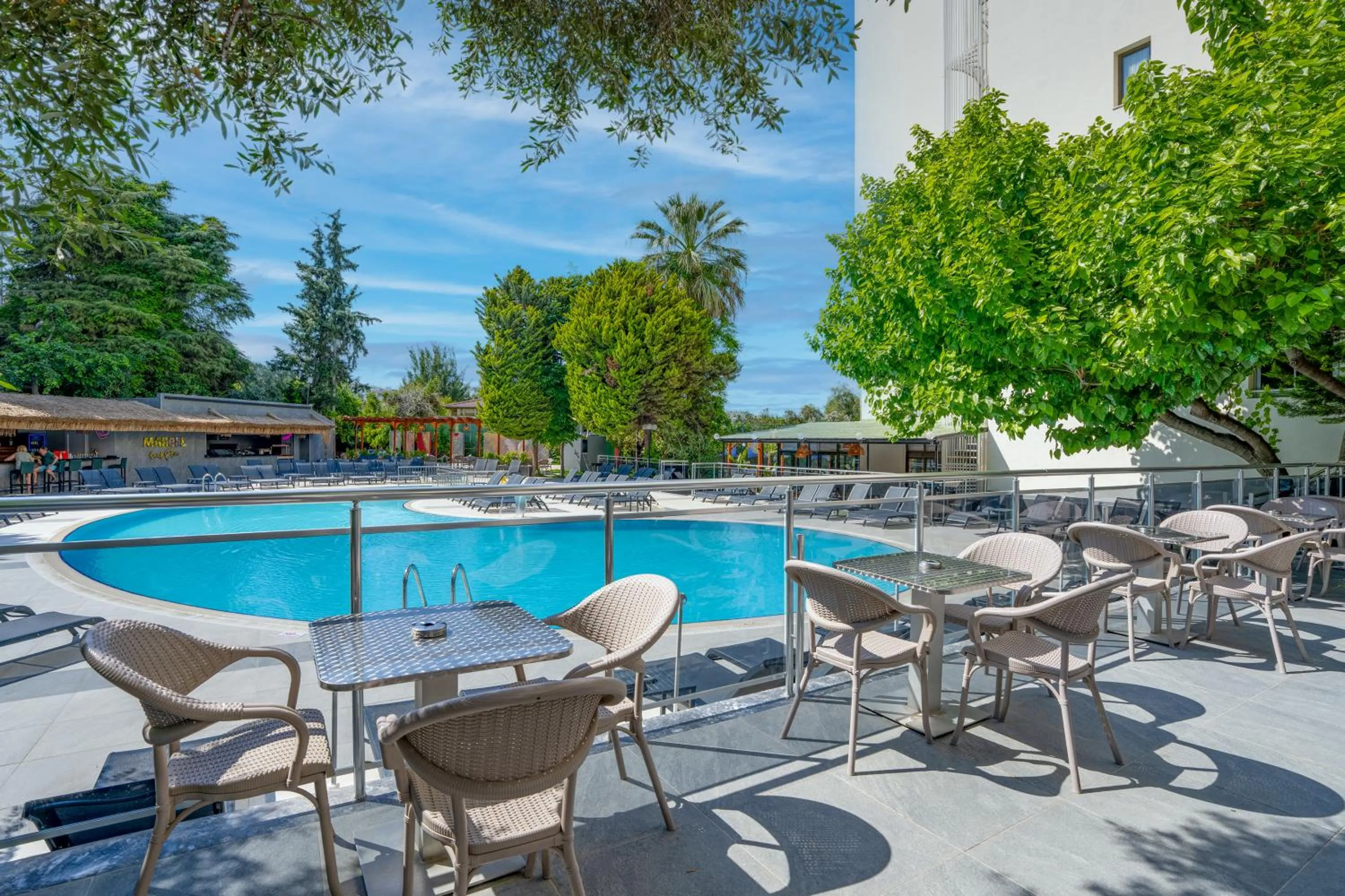 Marbel Hotel by PalmWings