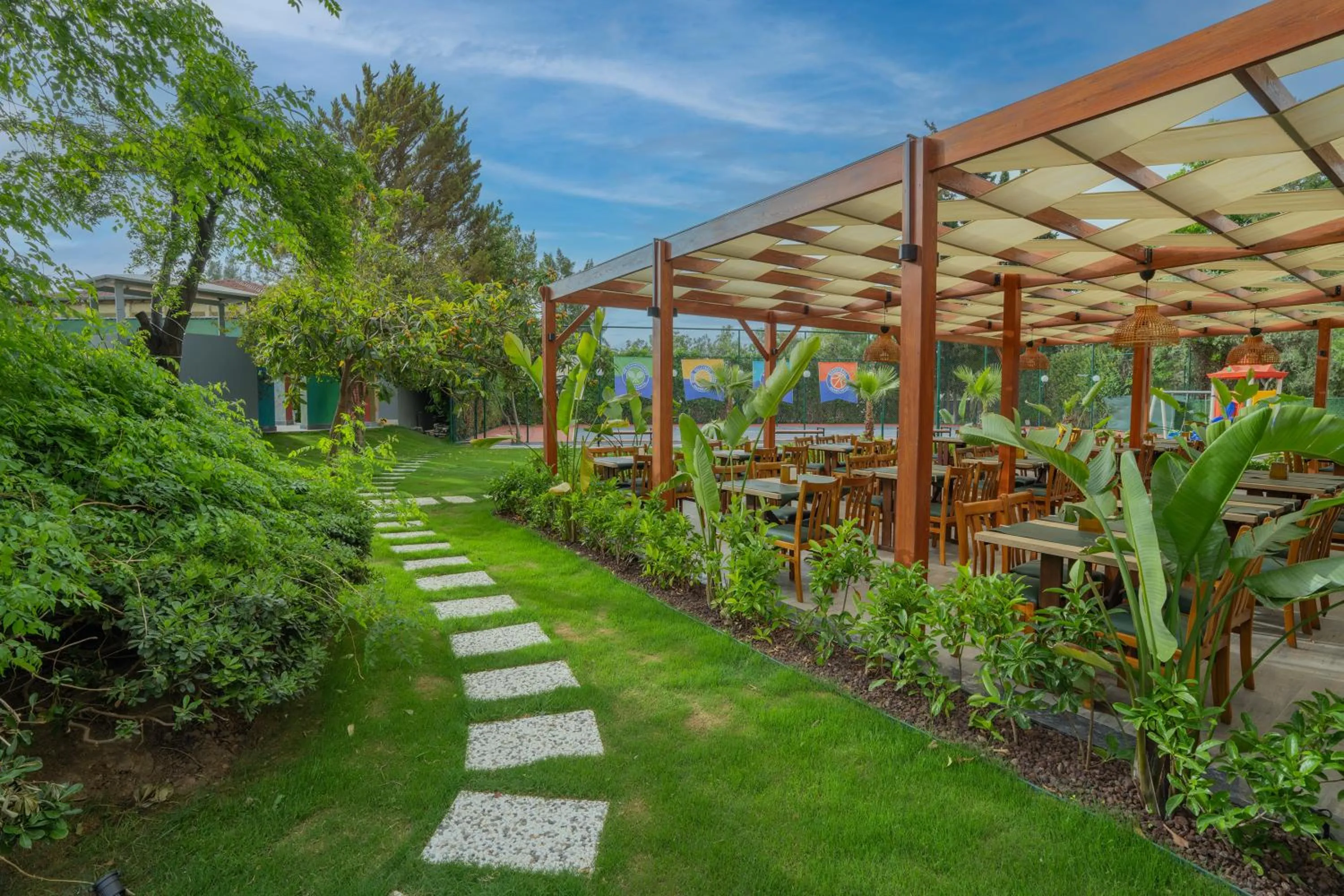 Marbel Hotel by PalmWings