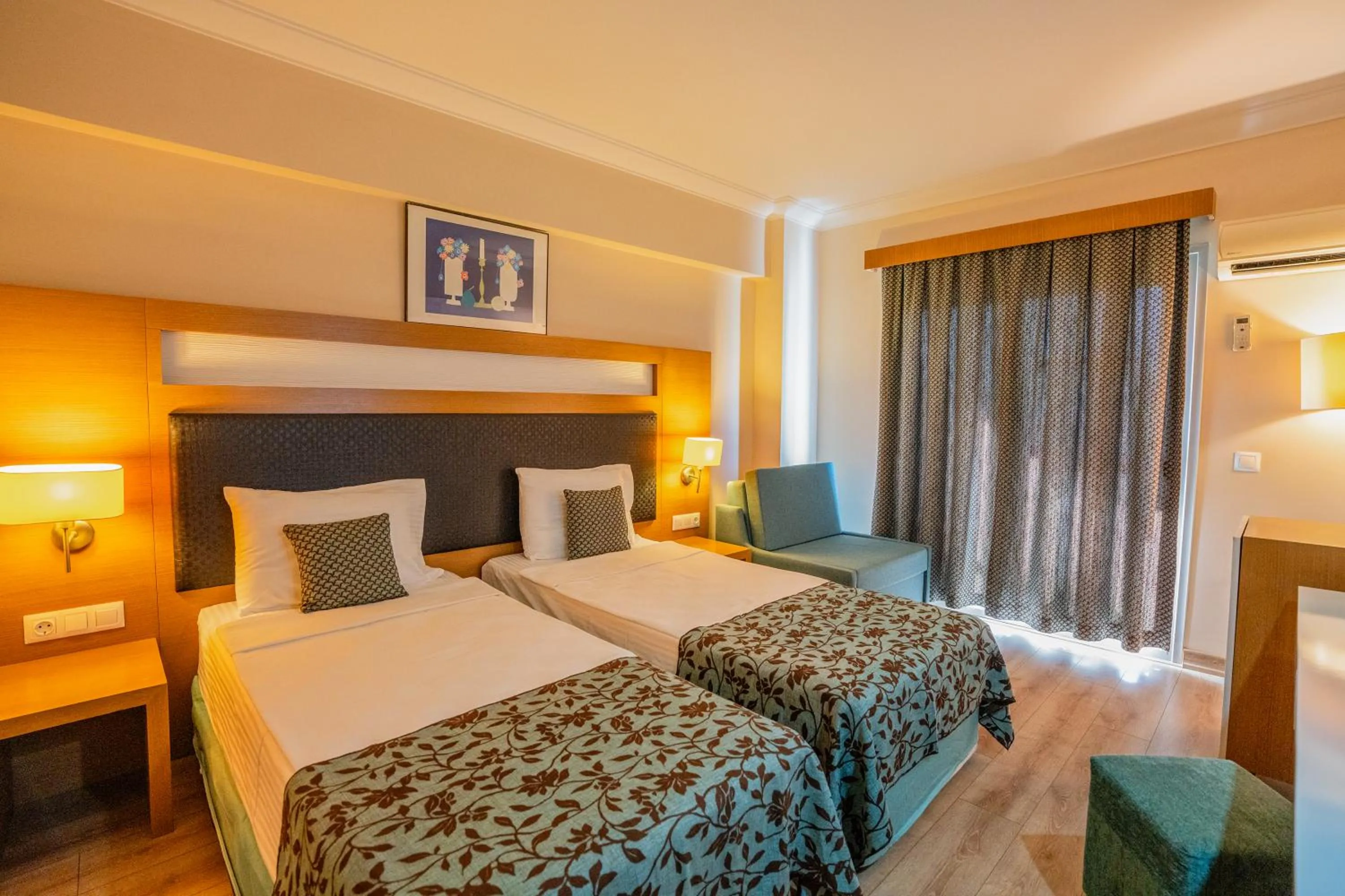 Bed in Marbel Hotel by PalmWings