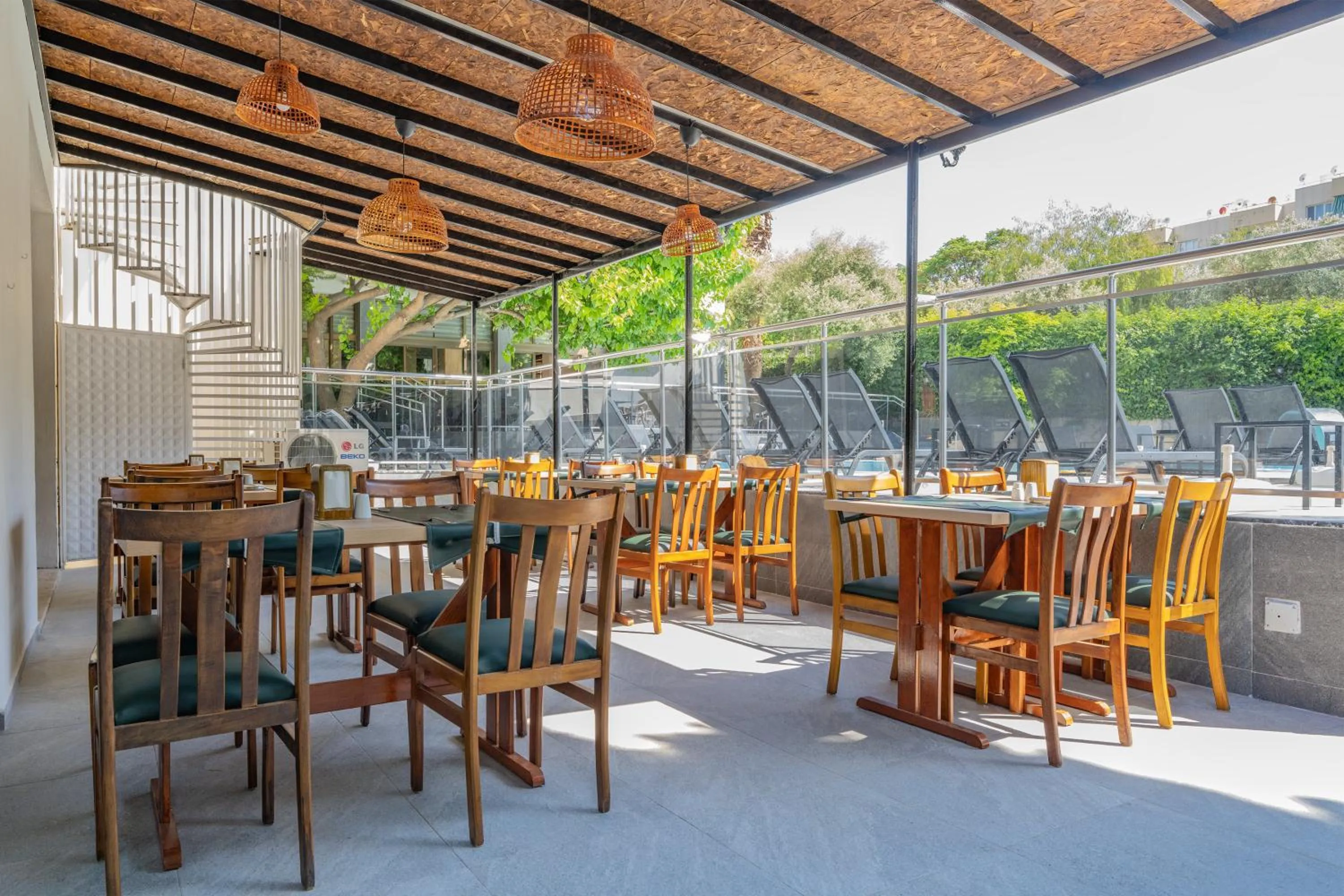 Marbel Hotel by PalmWings