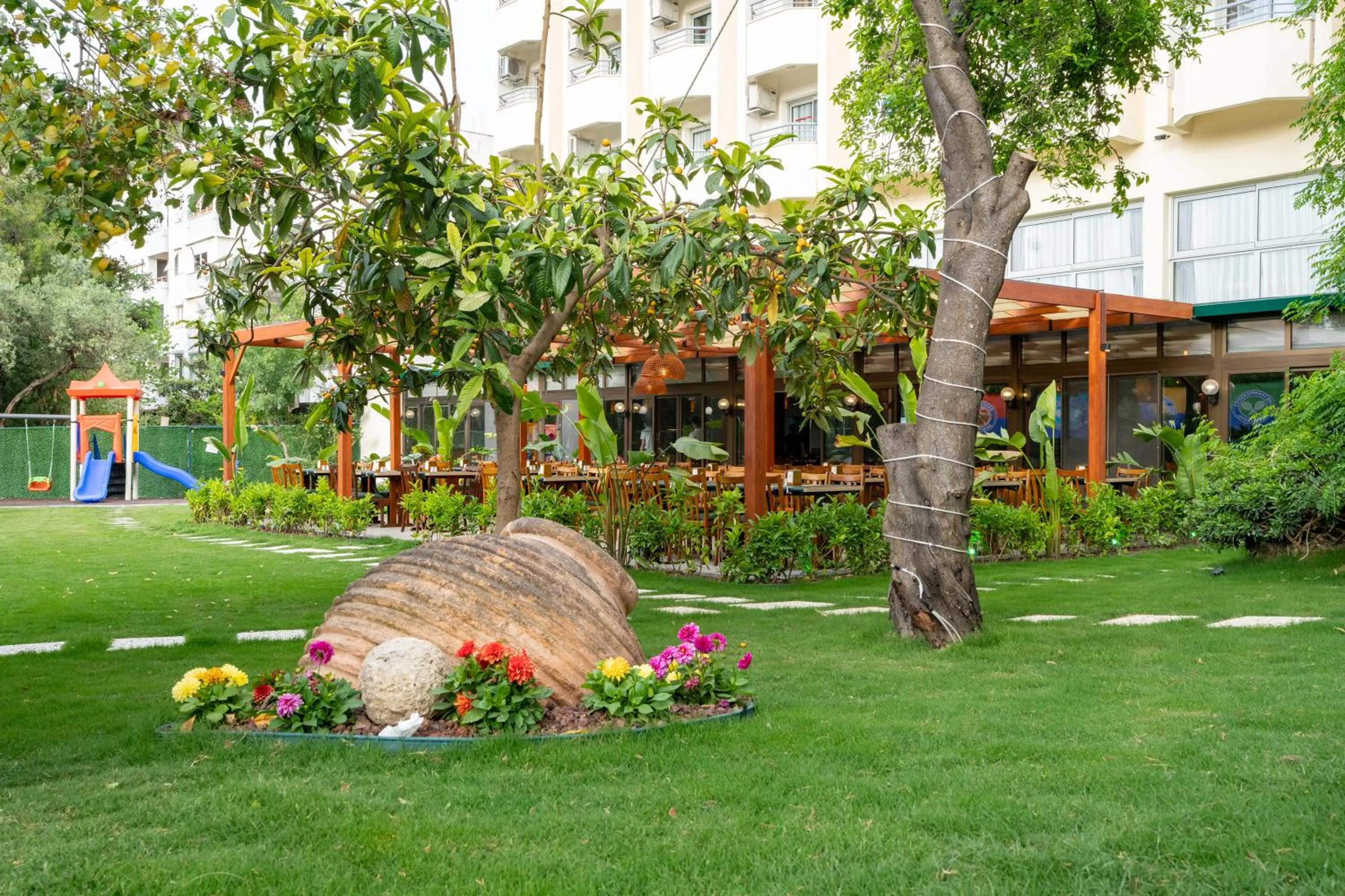 Marbel Hotel by PalmWings