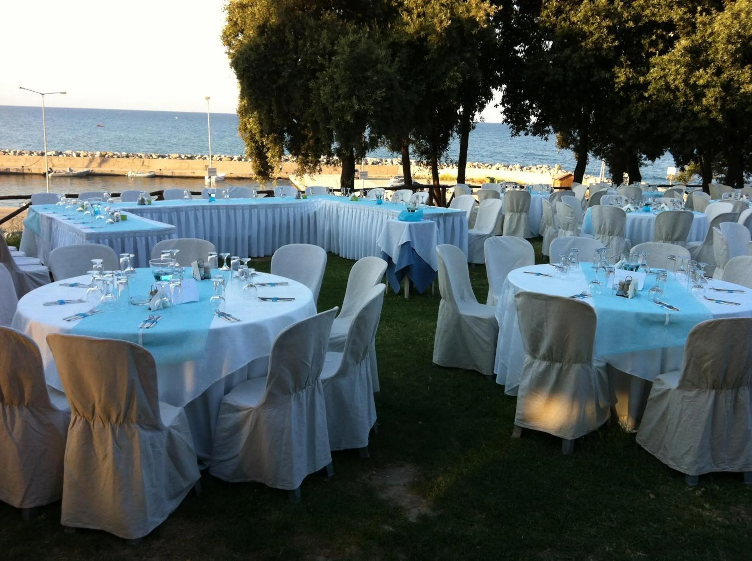 Restaurant/places to eat in Hotel Vlassis