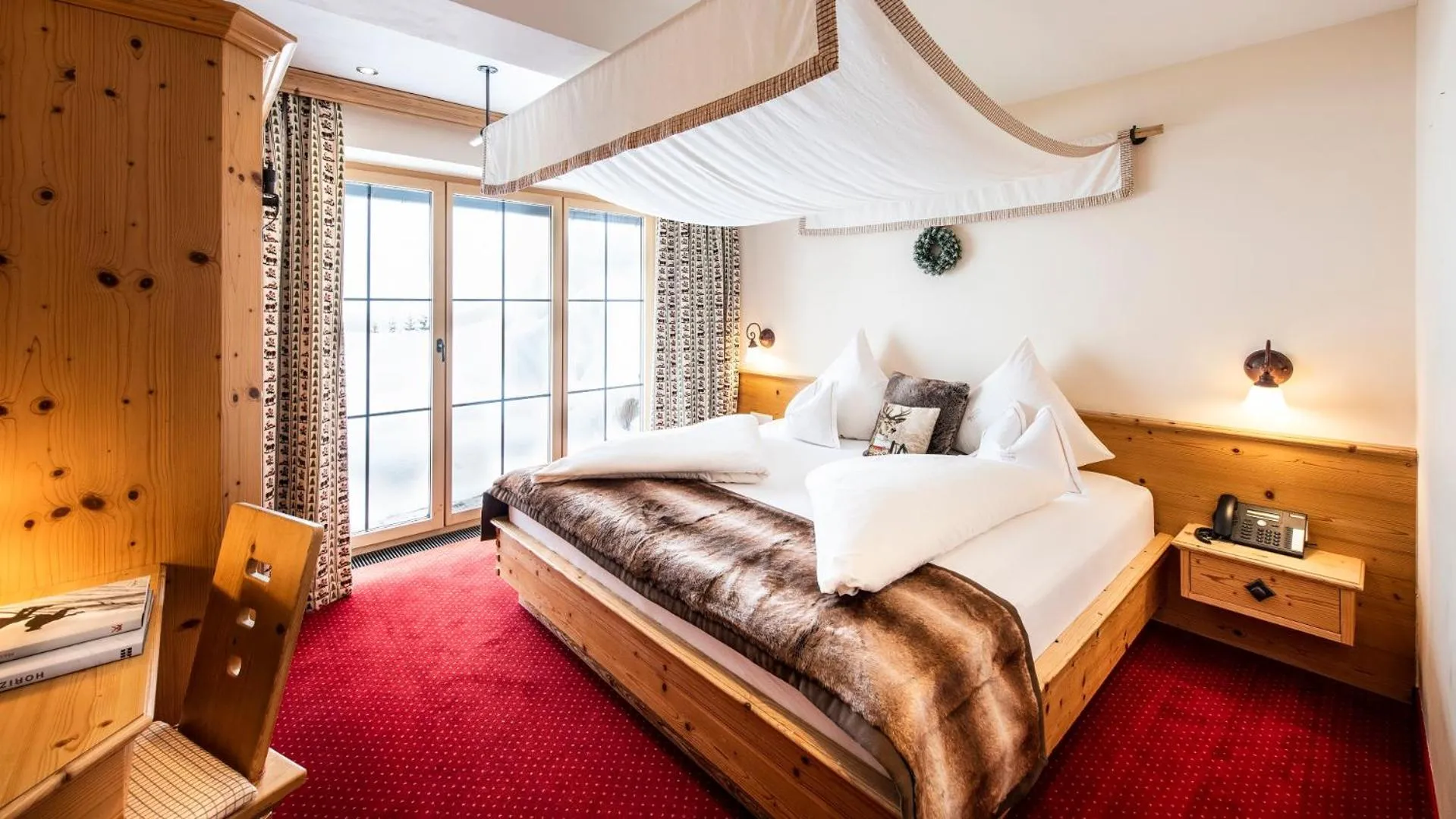 Photo of the whole room, Bed in Hotel & Chalet Montana