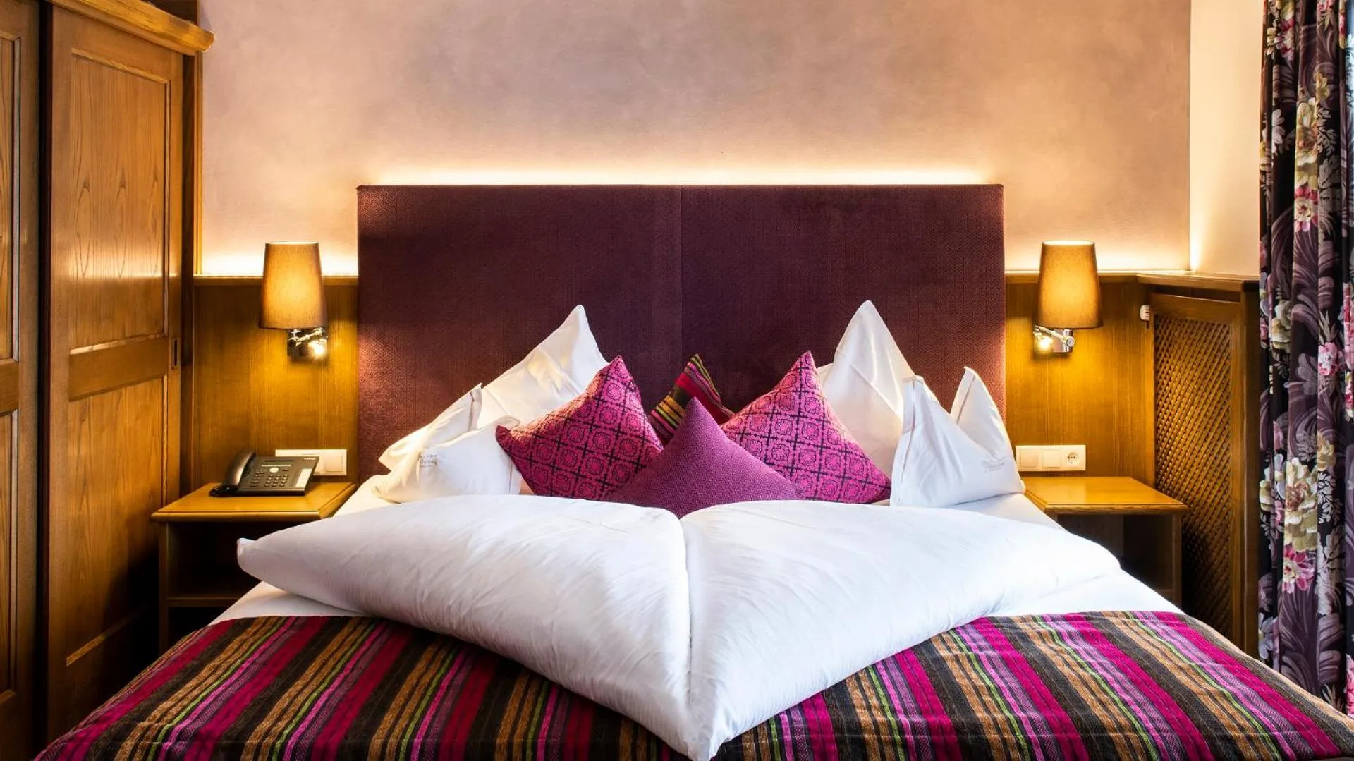 Photo of the whole room, Bed in Hotel & Chalet Montana