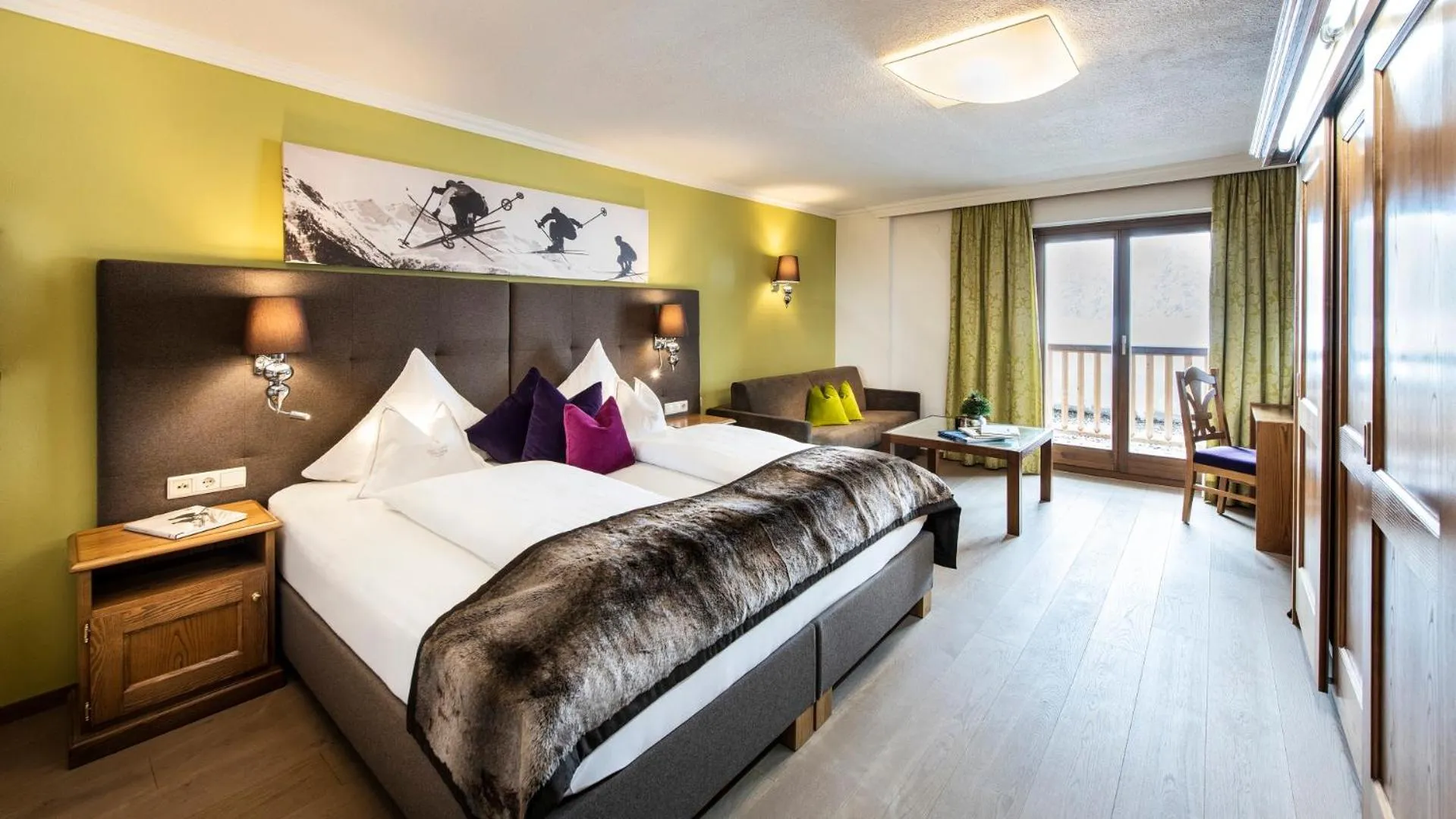 Photo of the whole room, Bed in Hotel & Chalet Montana