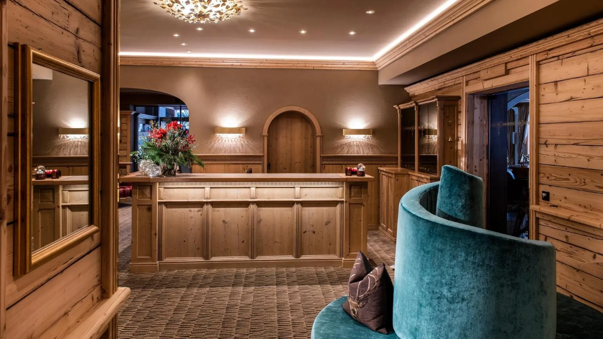 Lobby or reception in Hotel & Chalet Montana