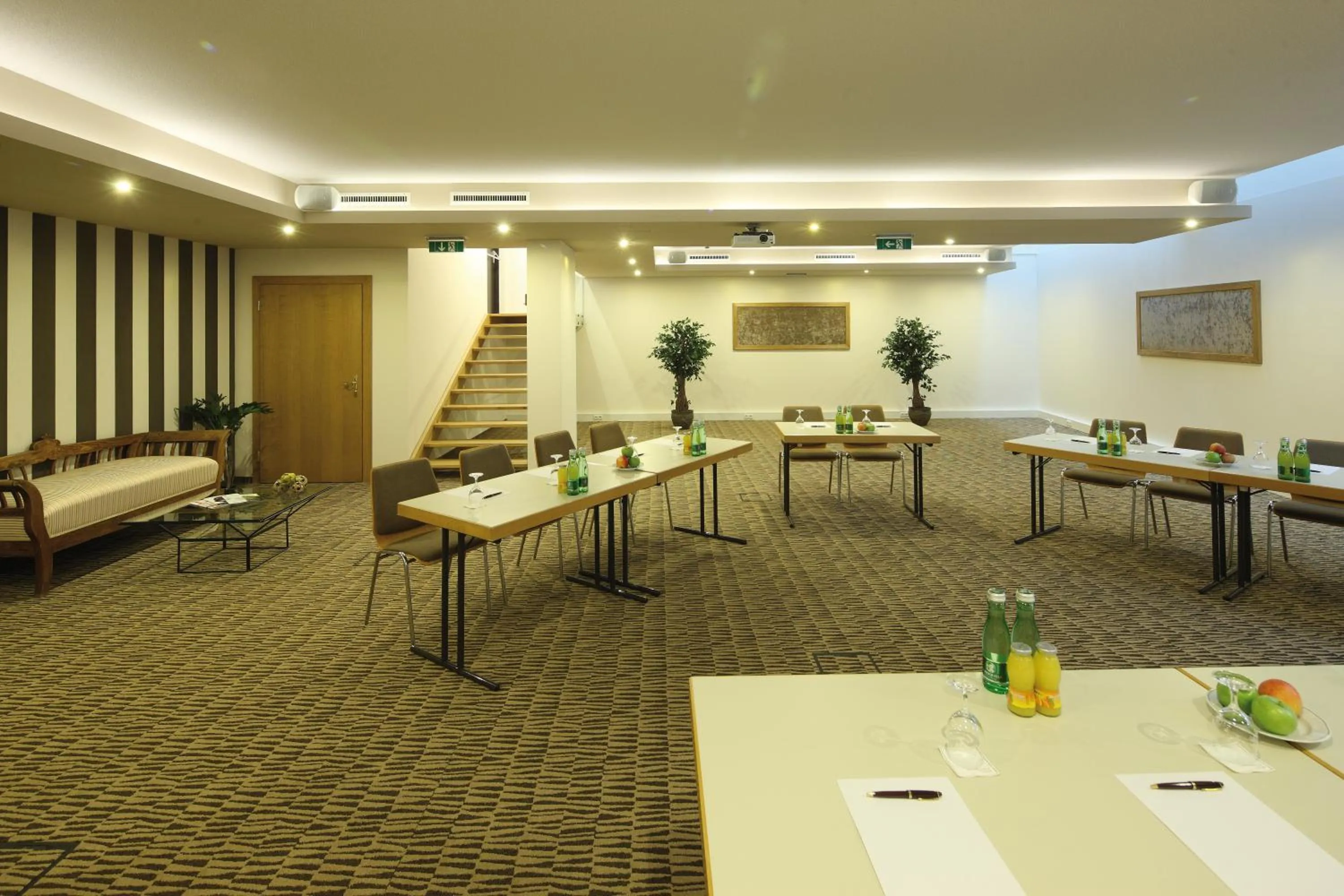 Business facilities in Hotel & Chalet Montana