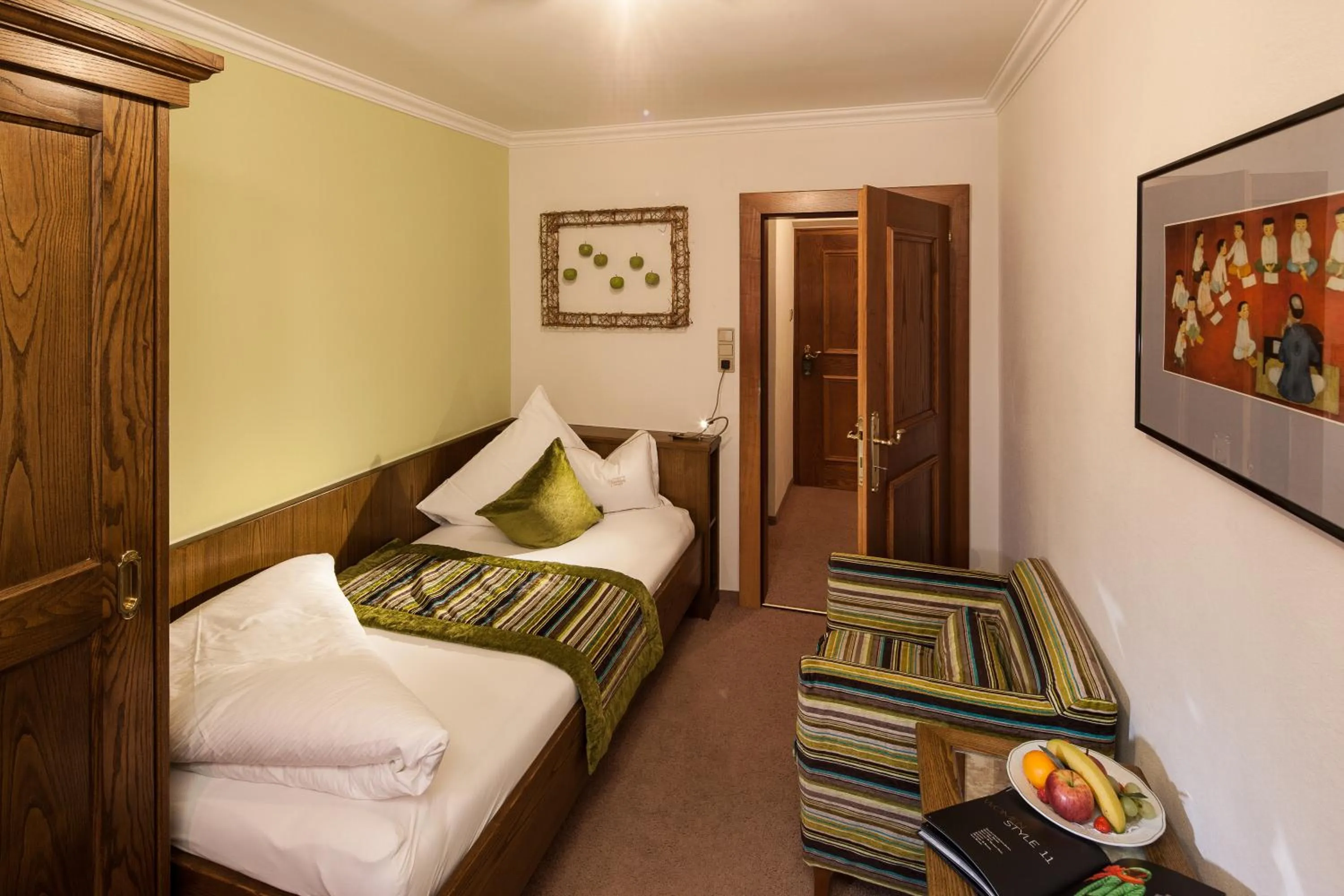 Photo of the whole room, Bed in Hotel & Chalet Montana