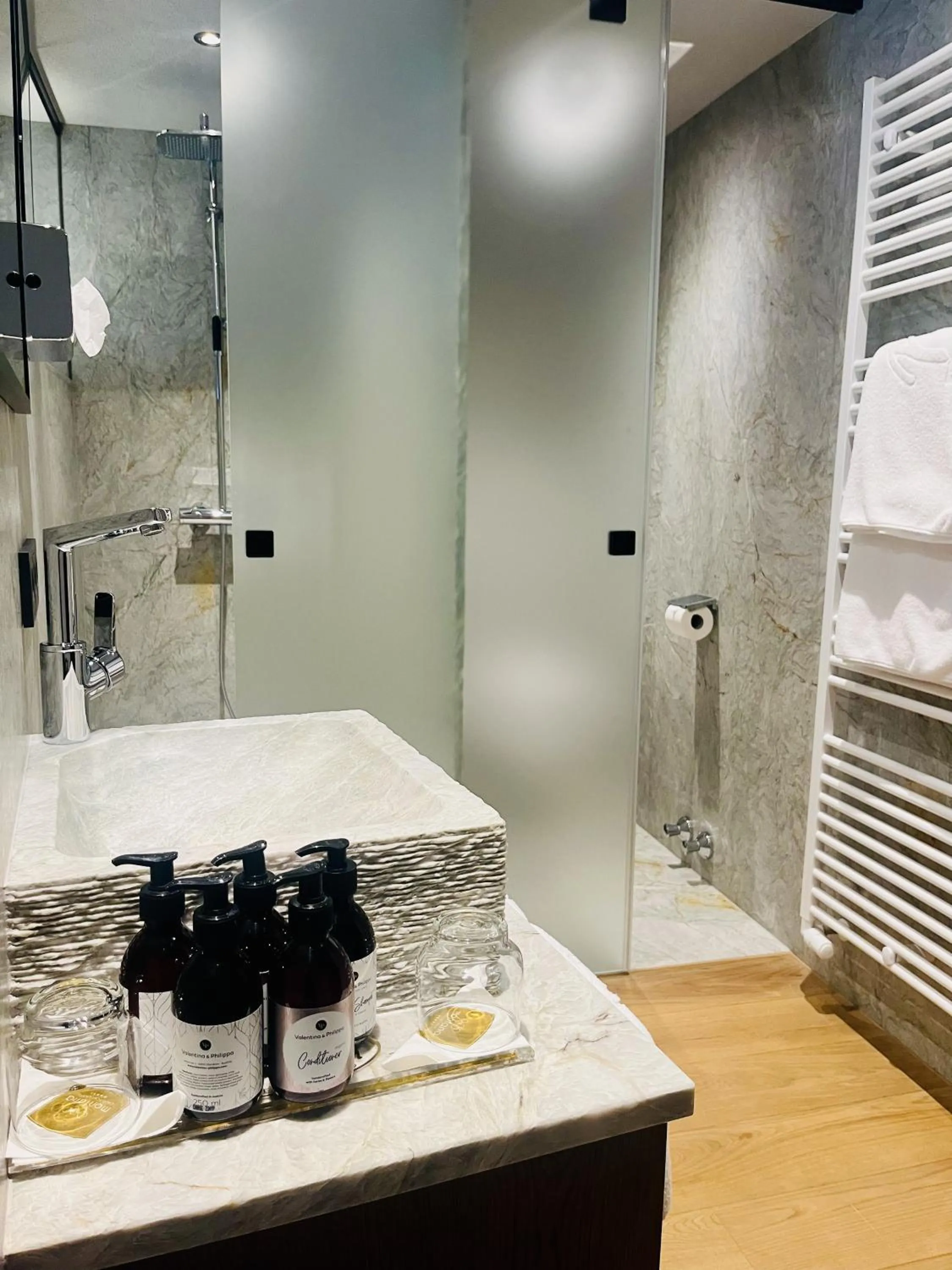 Bathroom in Hotel & Chalet Montana