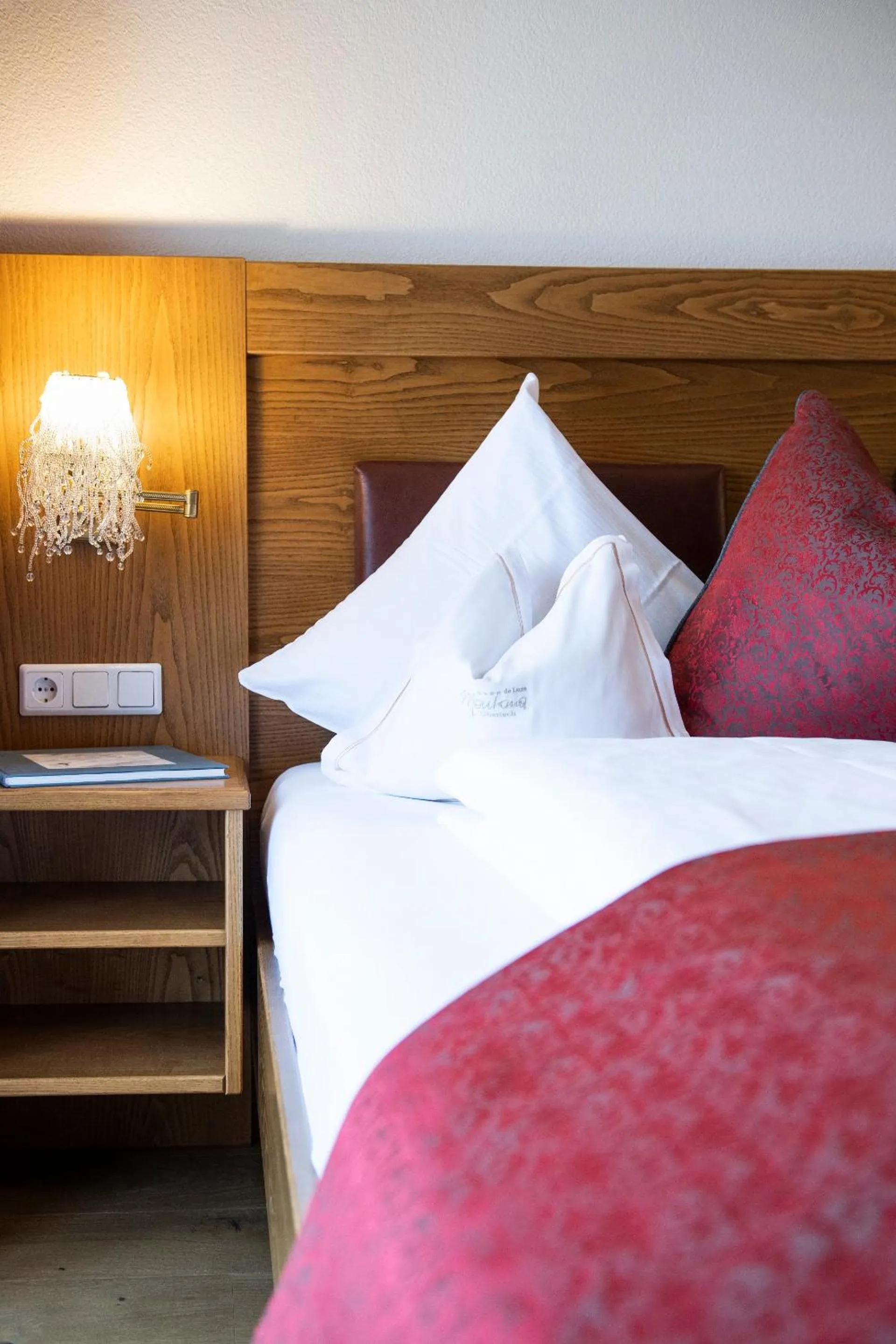 Decorative detail, Bed in Hotel & Chalet Montana