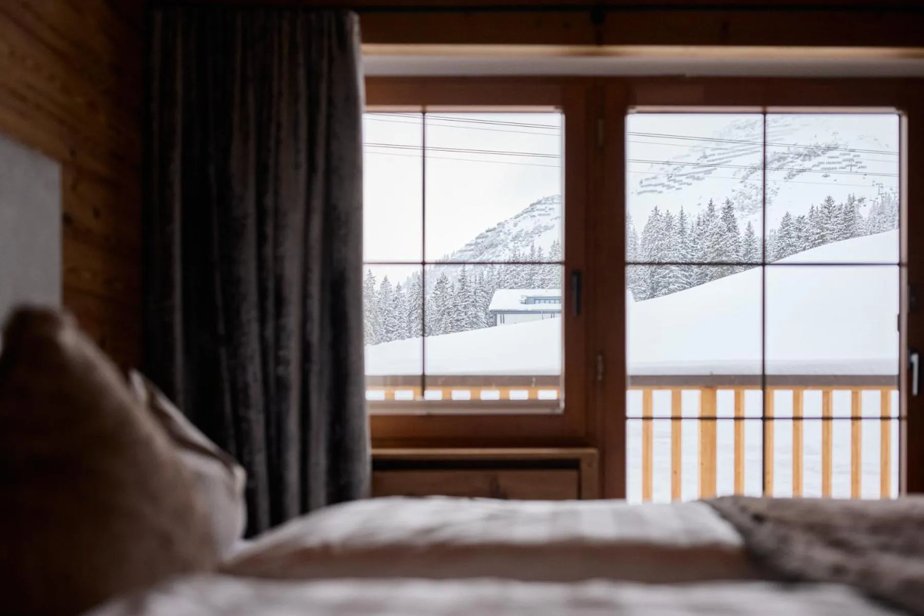 View (from property/room), Bed in Hotel & Chalet Montana