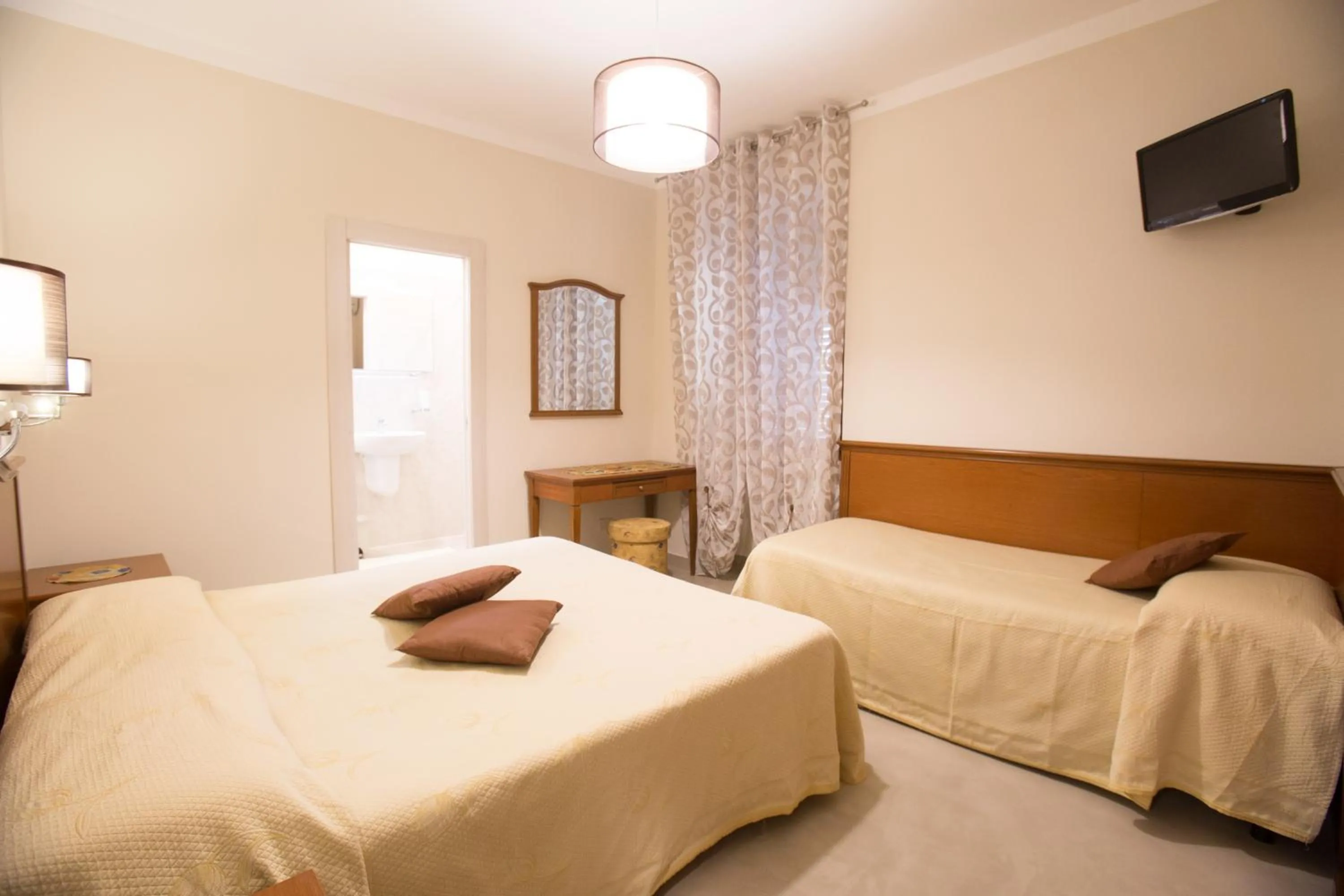 Double or Twin Room with Extra Bed - single occupancy in La Magione