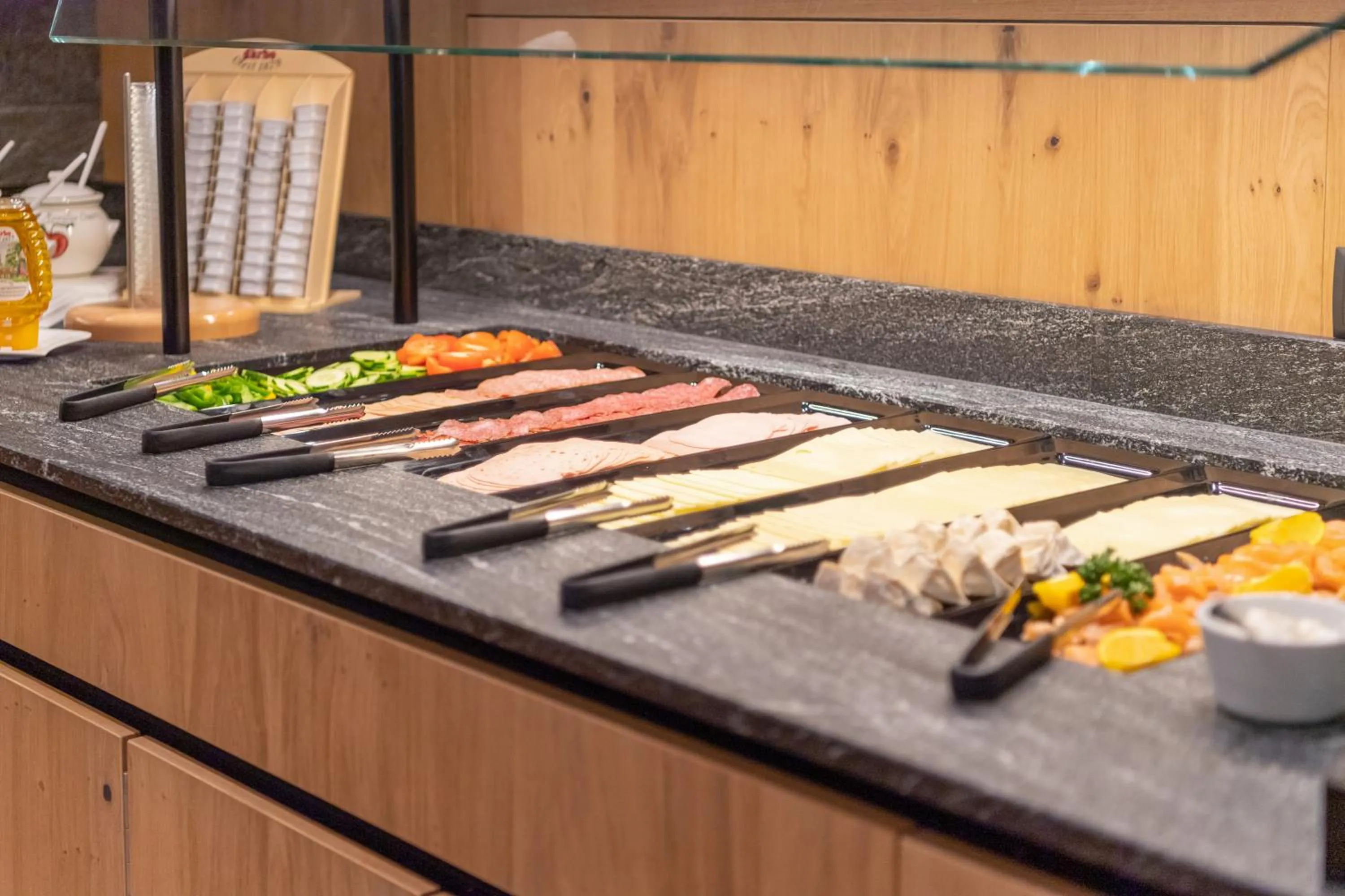 Buffet breakfast in Hotel Zalwonder