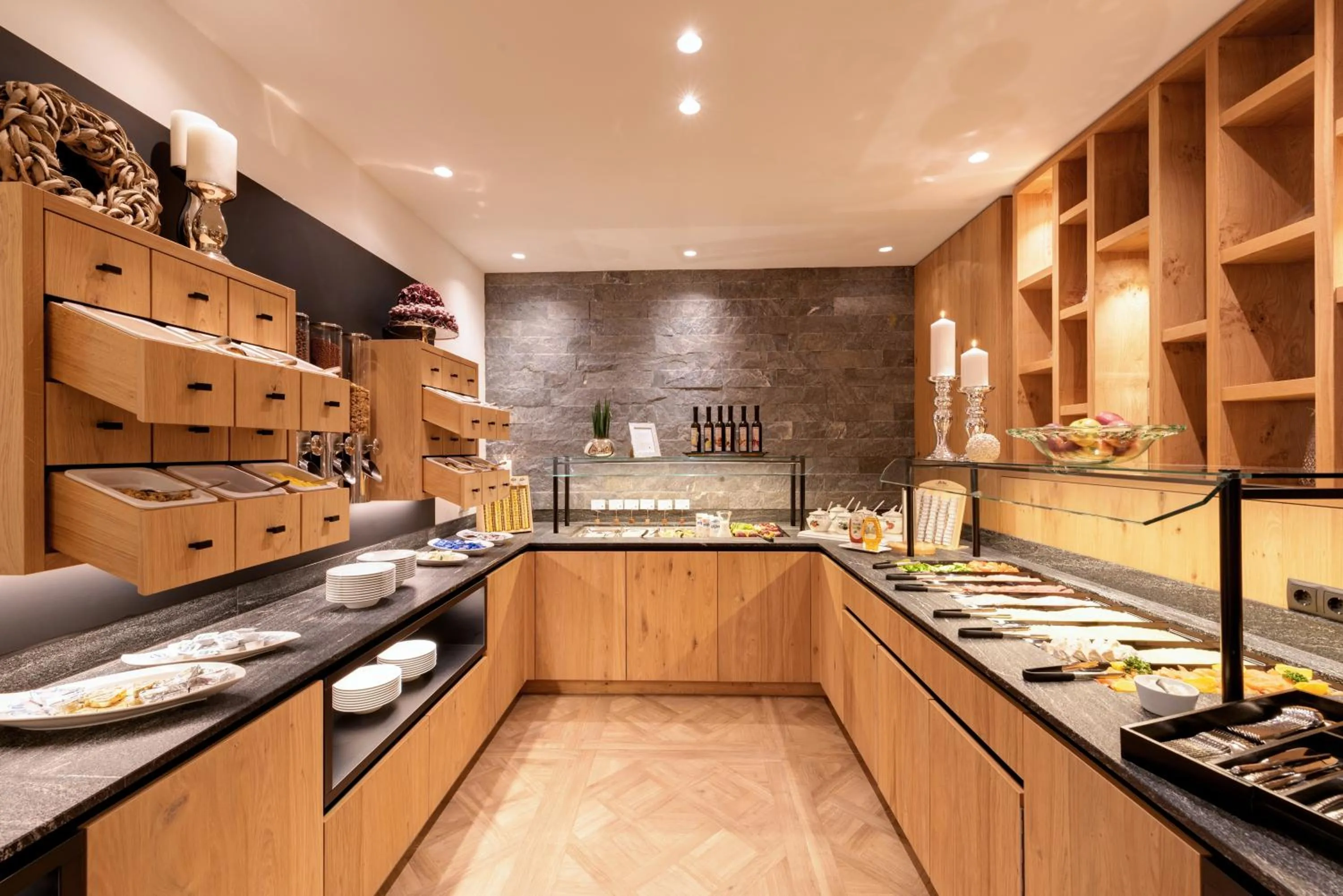 Breakfast in Hotel Zalwonder