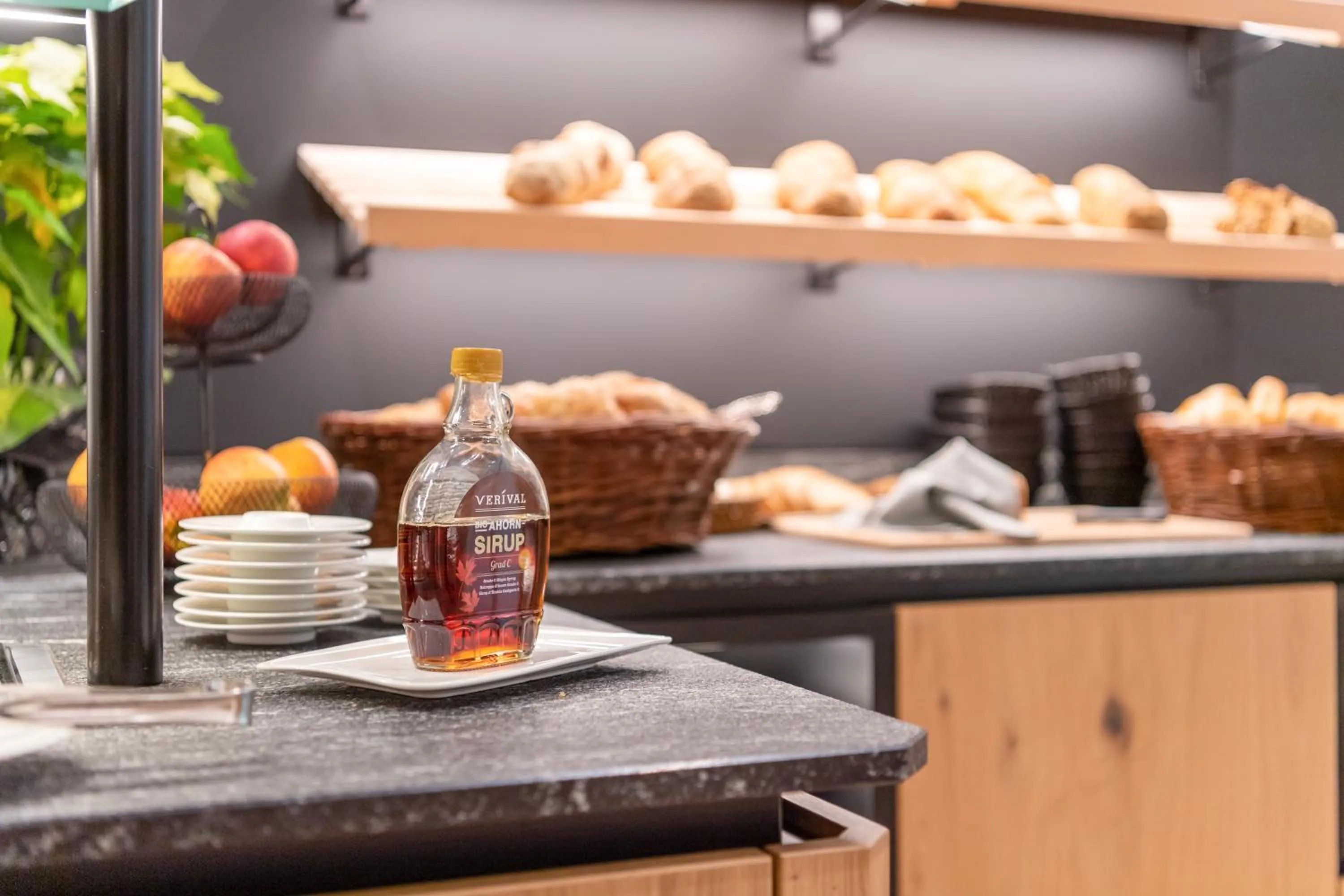 Buffet breakfast in Hotel Zalwonder