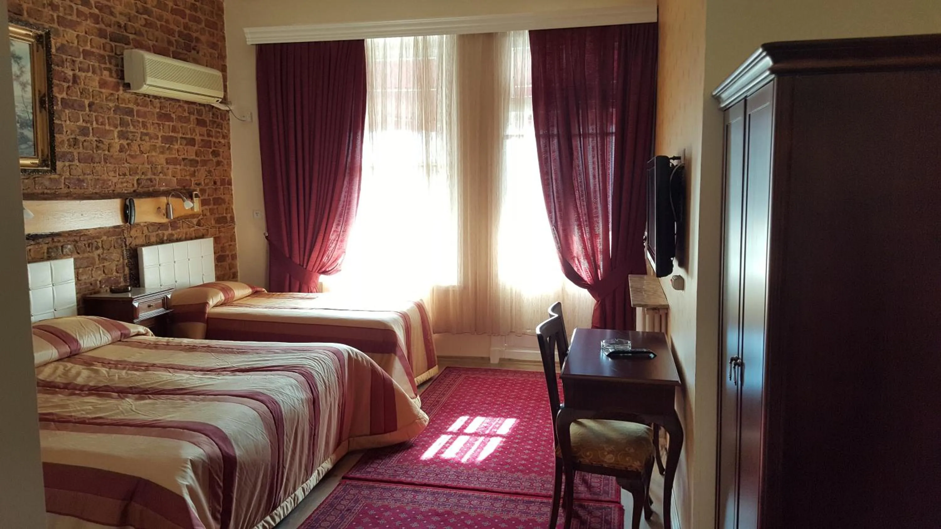 Bedroom, Bed in Yeşilköy Airport Hotel