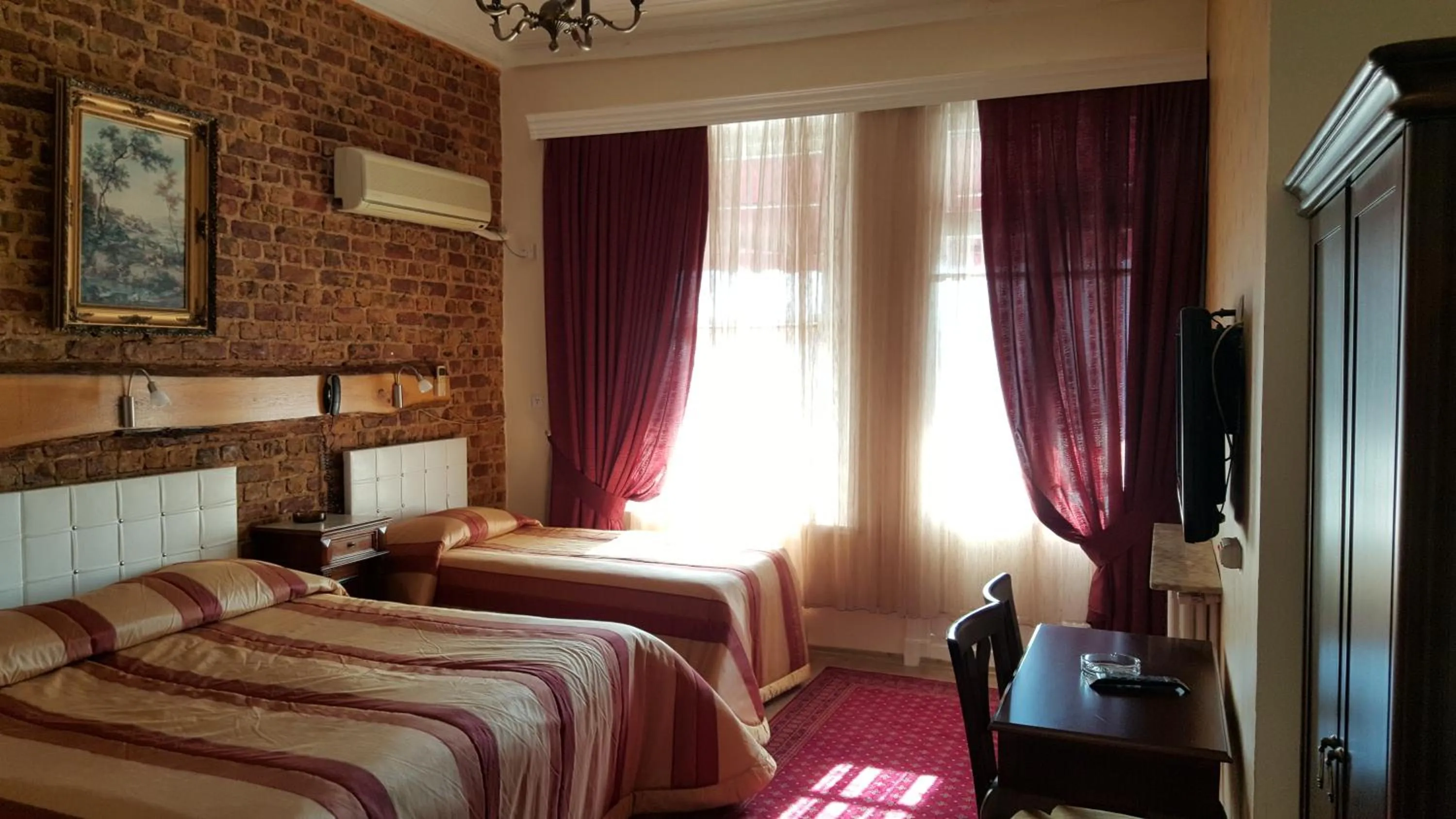 Bedroom, Bed in Yeşilköy Airport Hotel