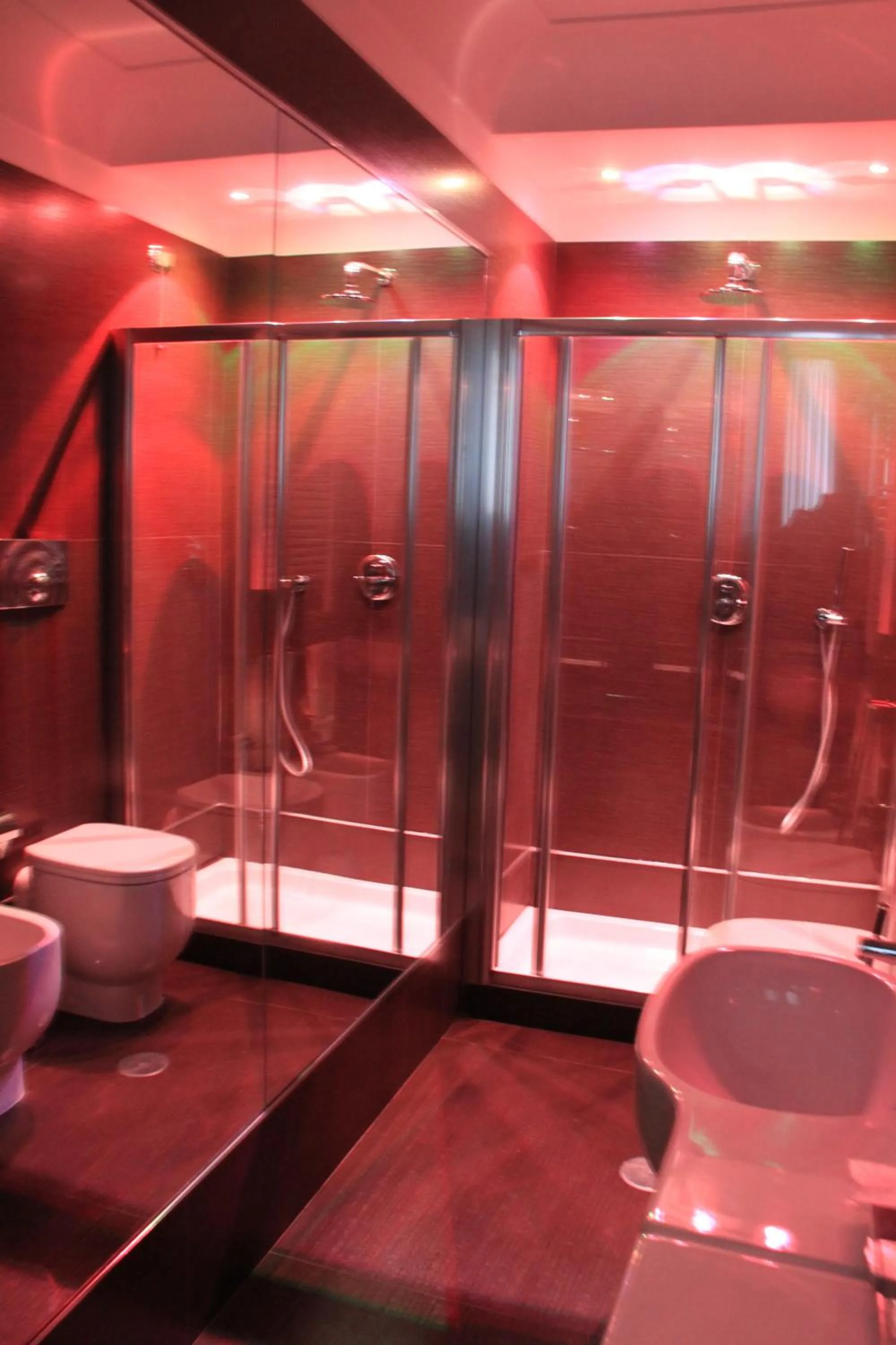 Shower in Sweet Vatican