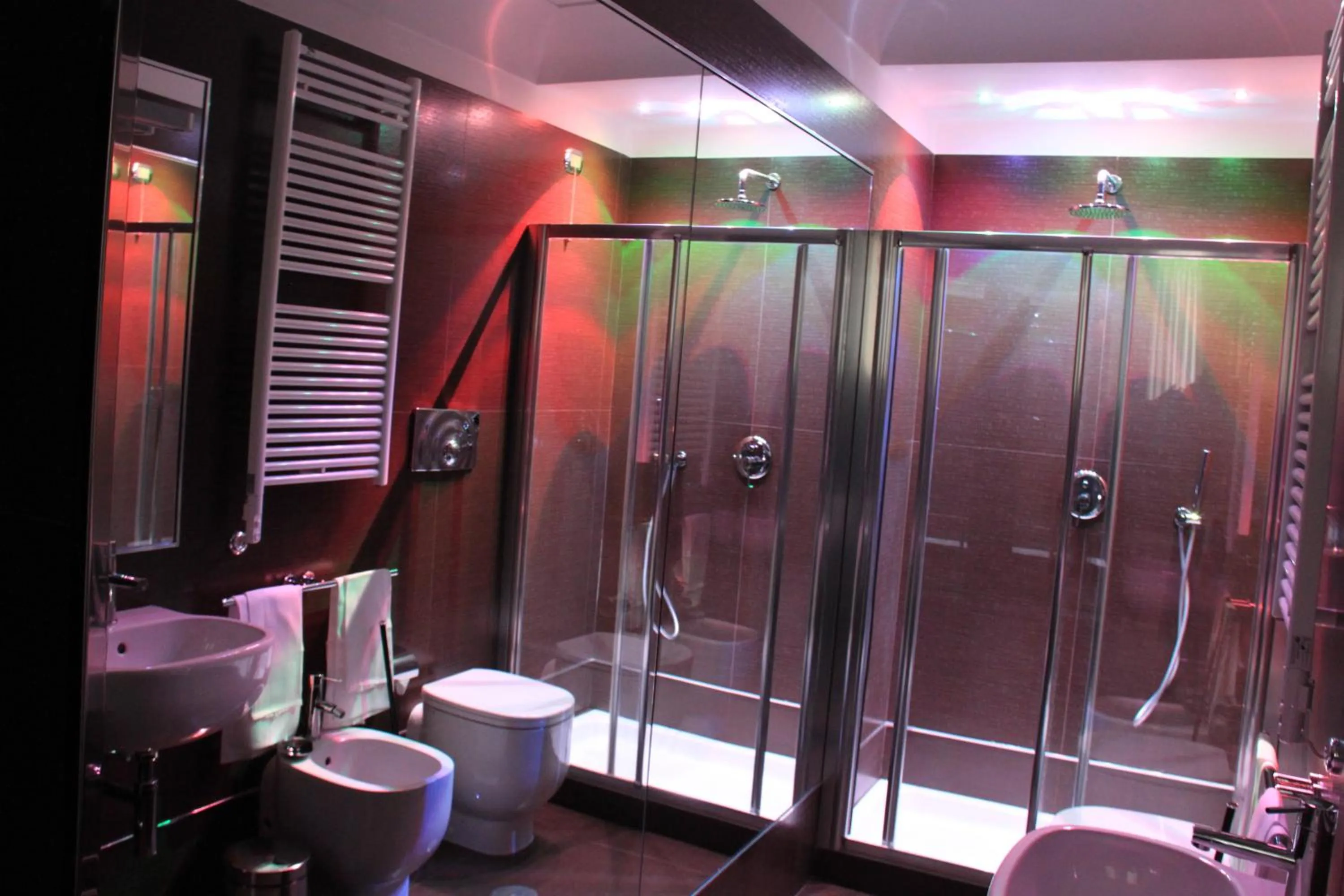 Shower in Sweet Vatican