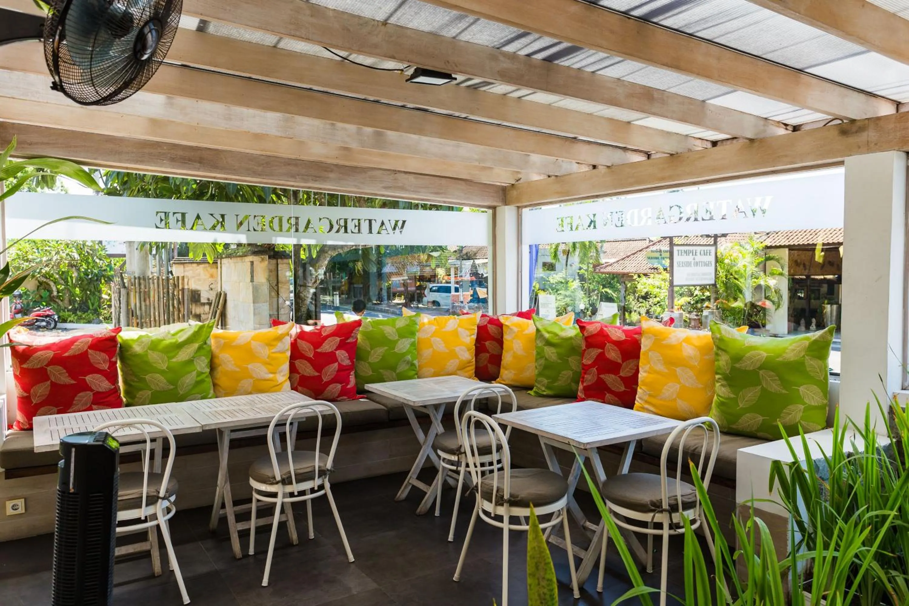 Restaurant/places to eat in The Water Garden Hotel