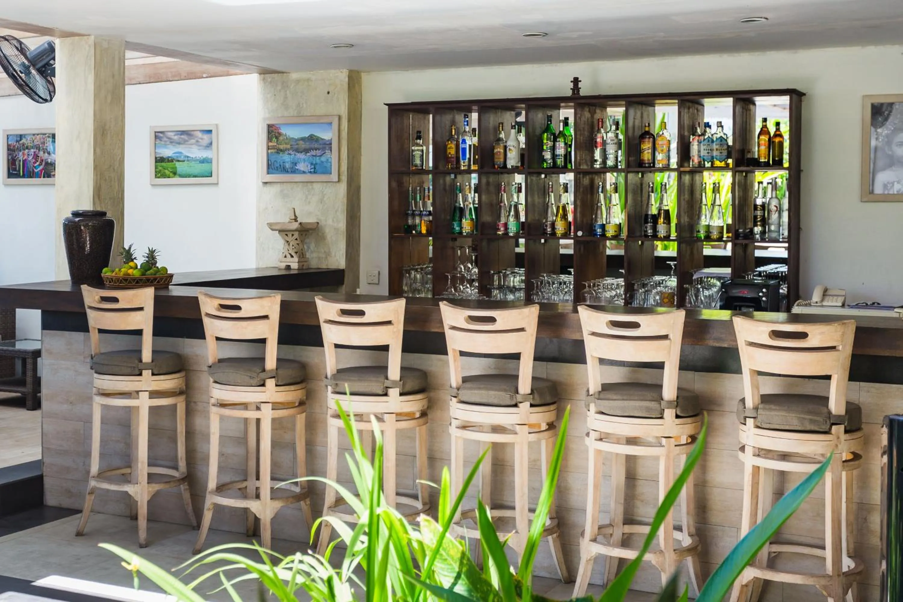 Lounge or bar in The Water Garden Hotel