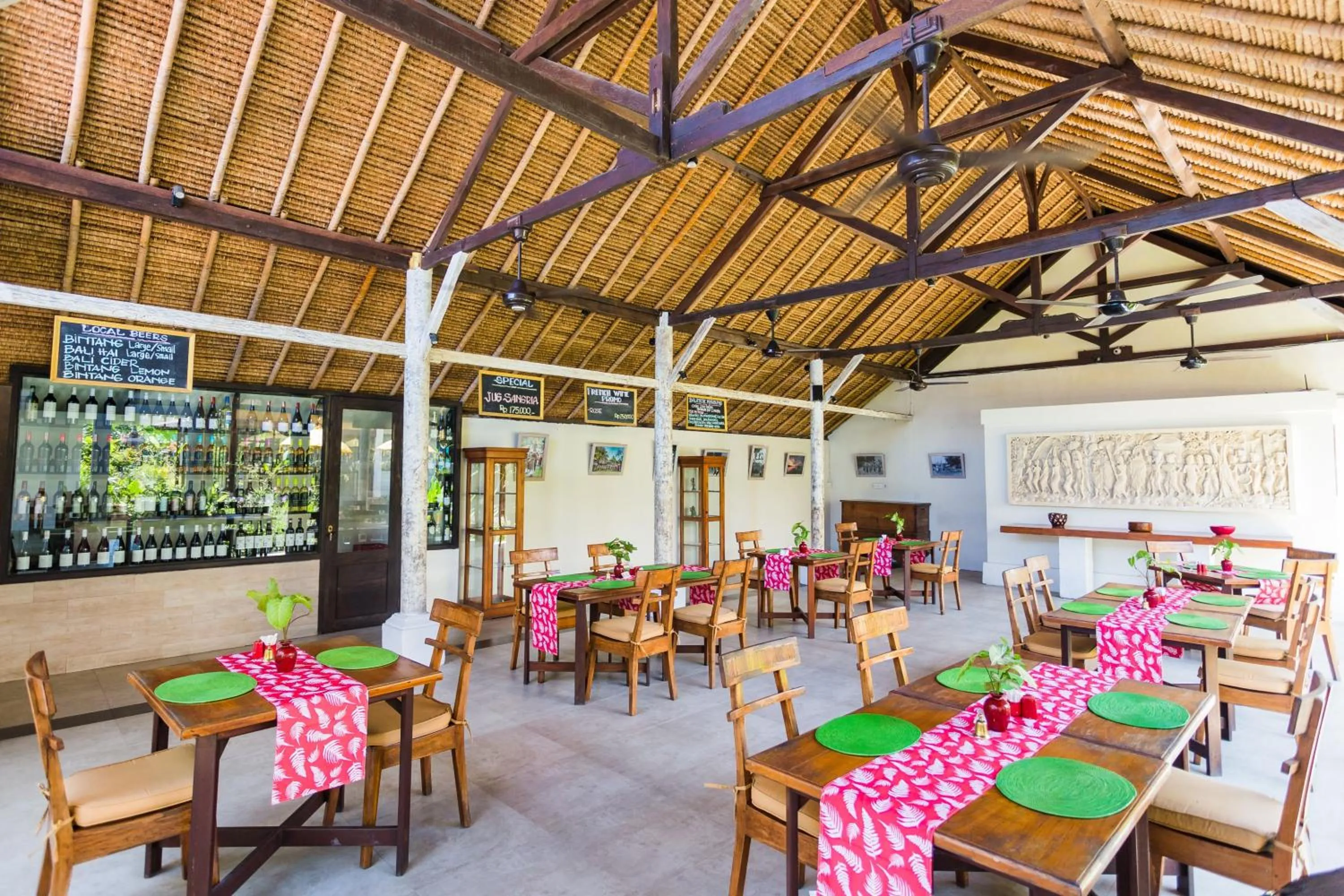 Restaurant/places to eat in The Water Garden Hotel