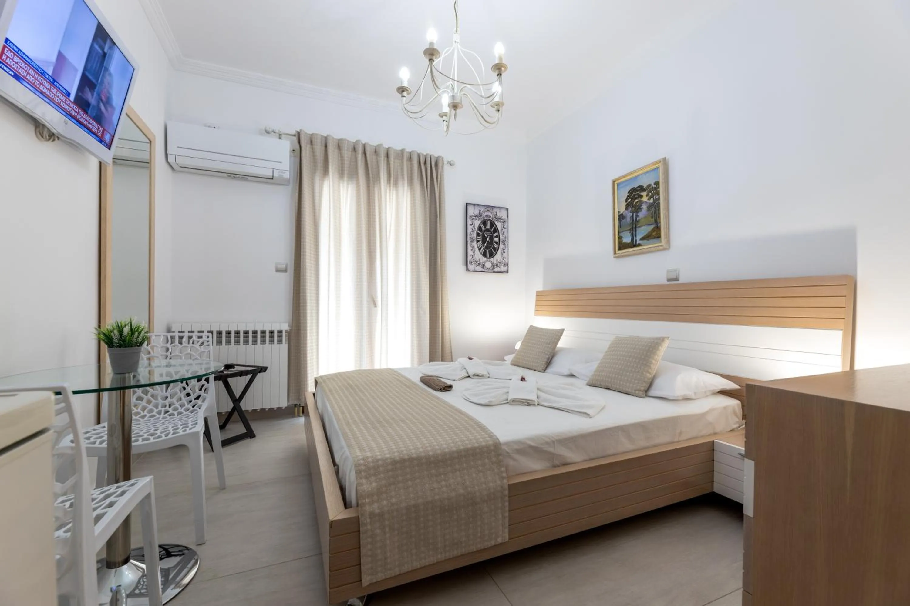 TV and multimedia, Bed in Panos Luxury Studios