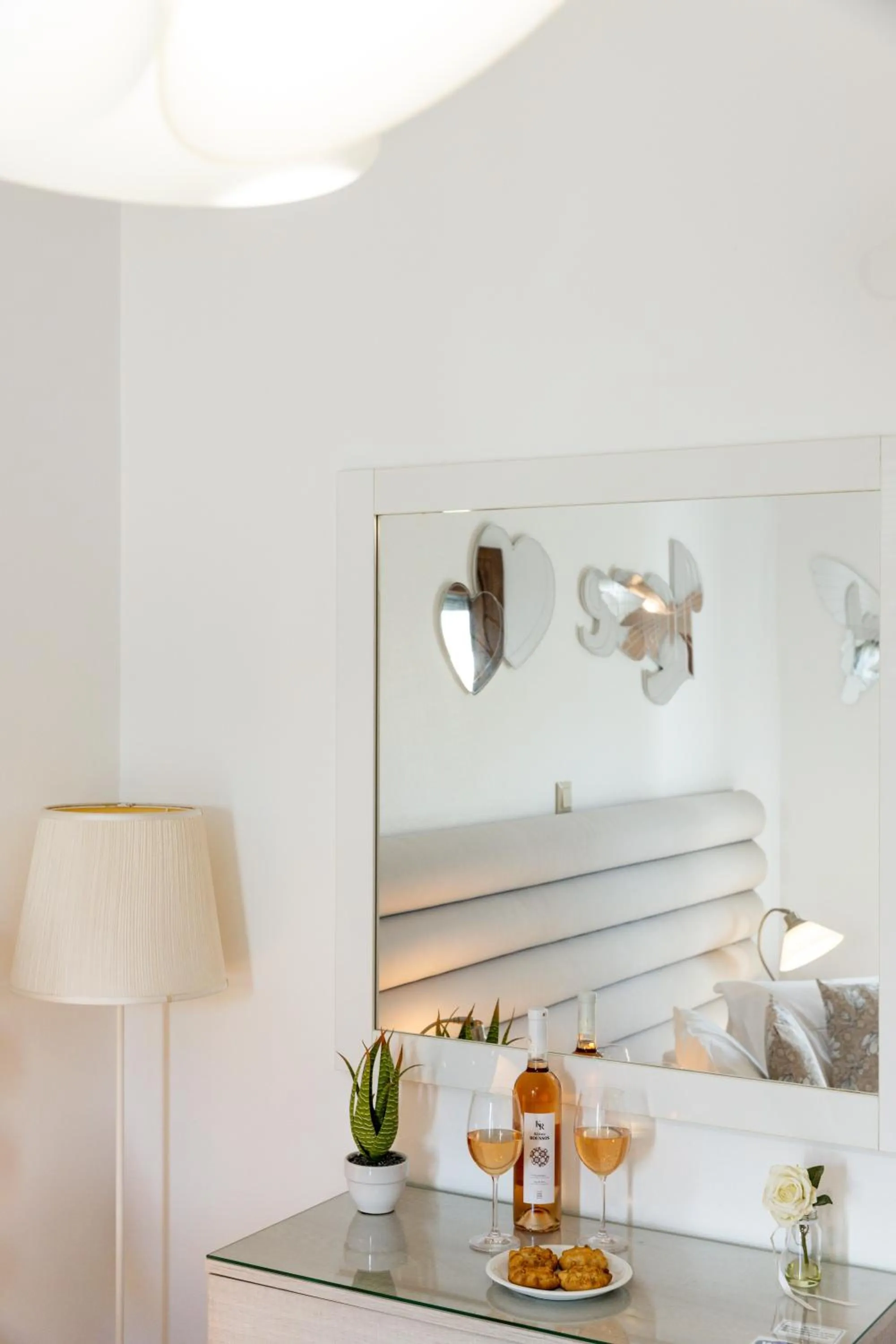 Decorative detail in Panos Luxury Studios