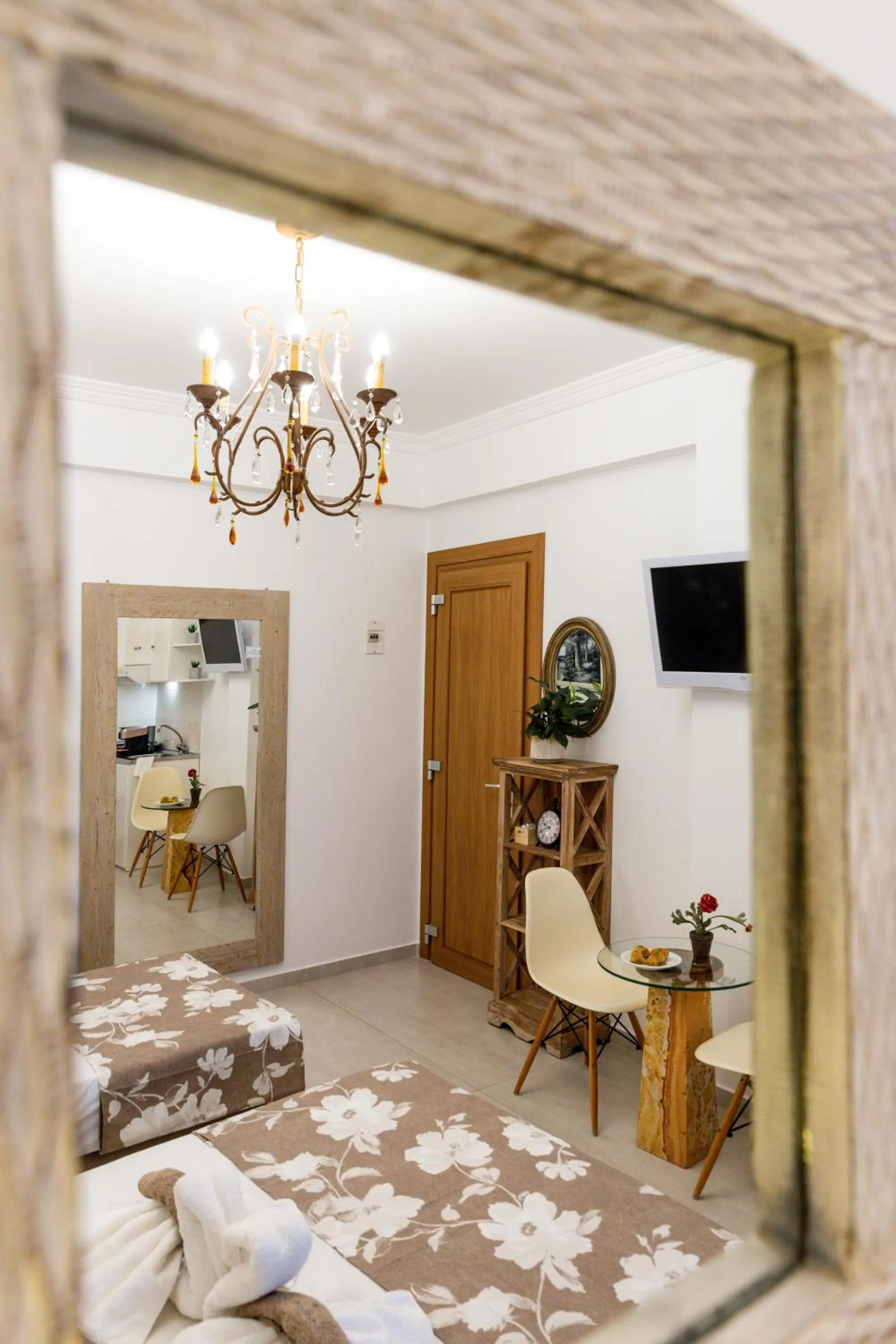 TV and multimedia in Panos Luxury Studios