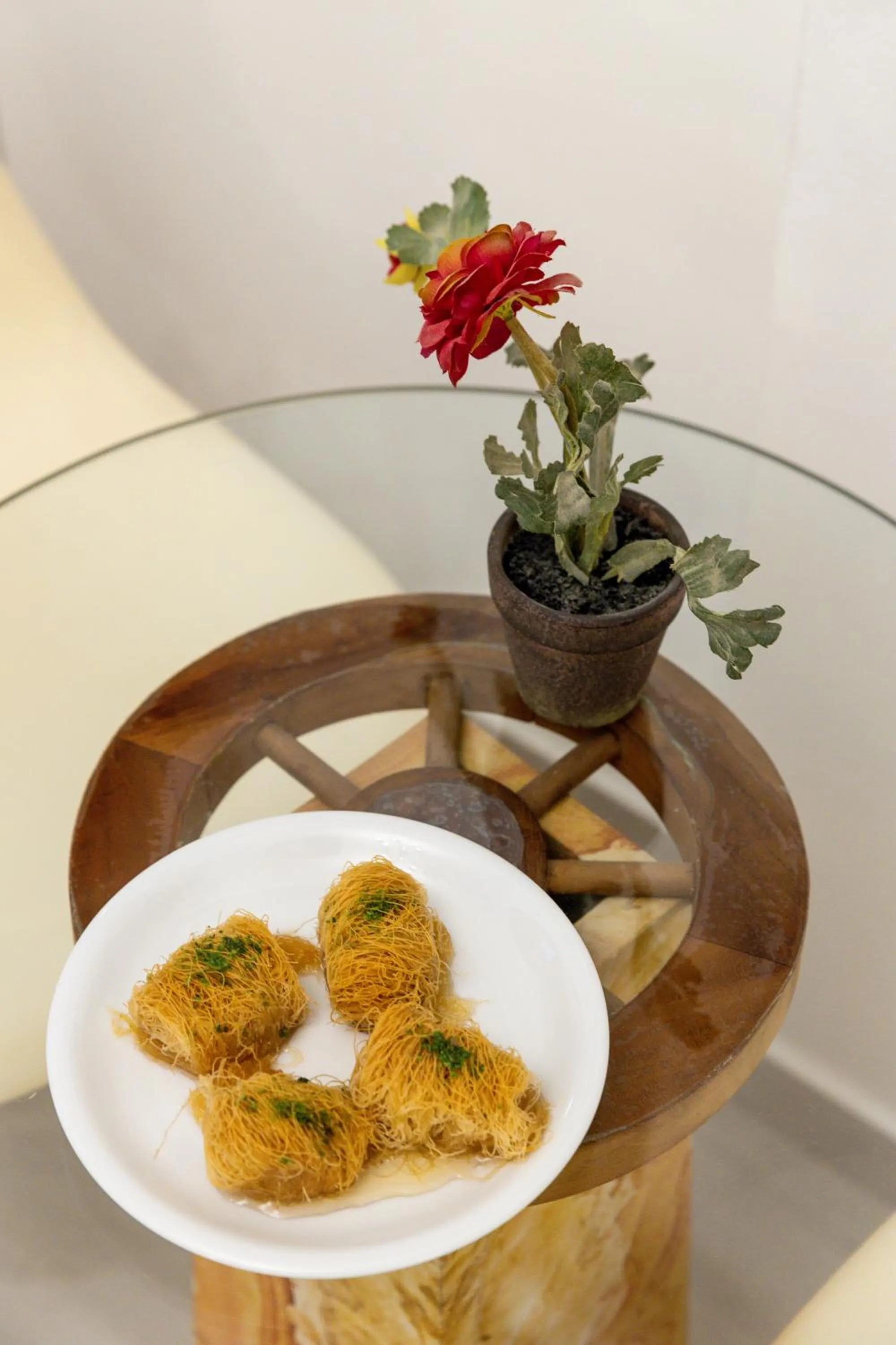 Food and drinks in Panos Luxury Studios