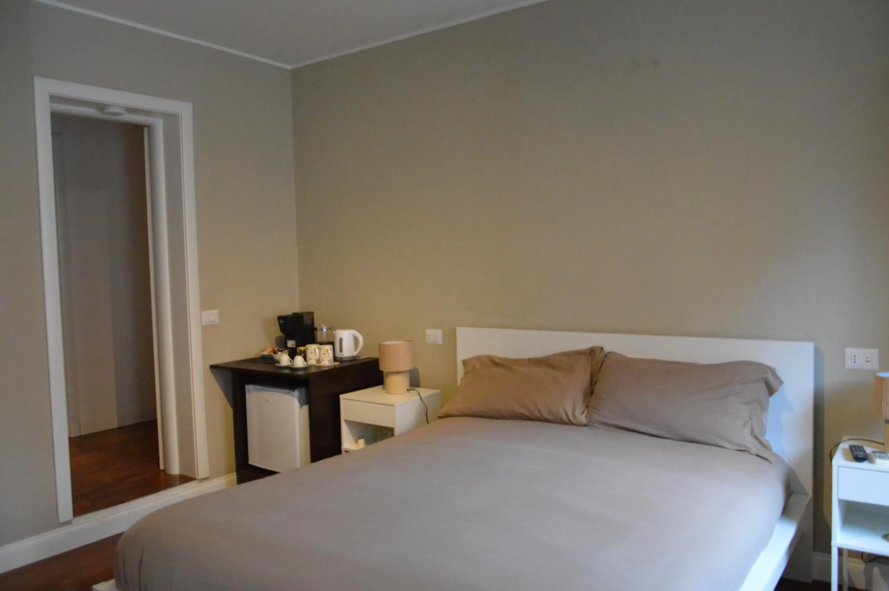 Photo of the whole room, Bed in b&b le 4 leggende