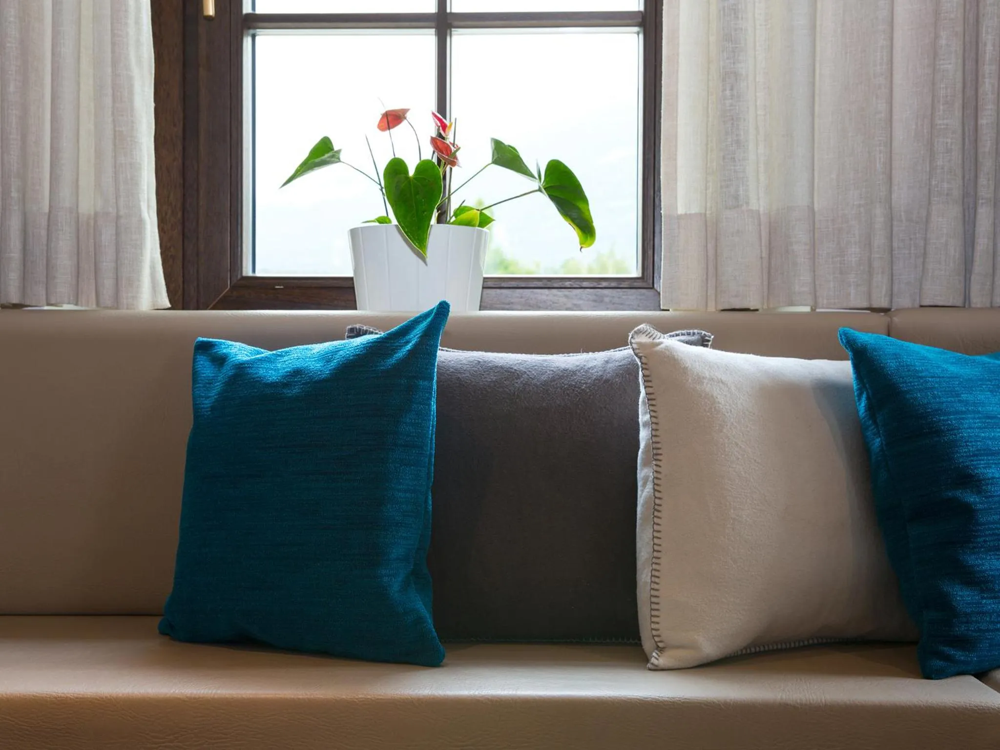 Communal lounge/ TV room in Hotel Blitzburg