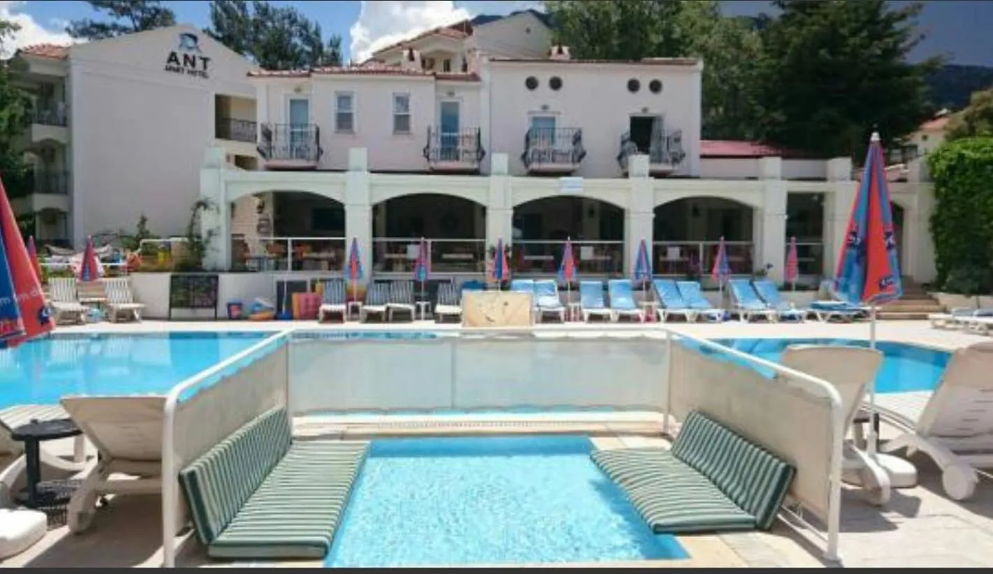 Swimming pool in Ant Apart Hotel