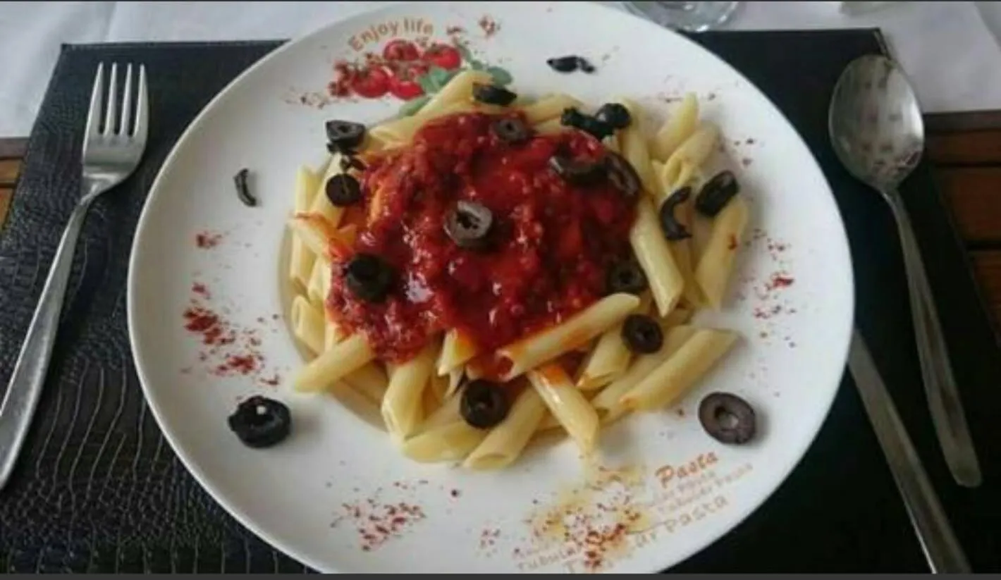 Lunch in Ant Apart Hotel