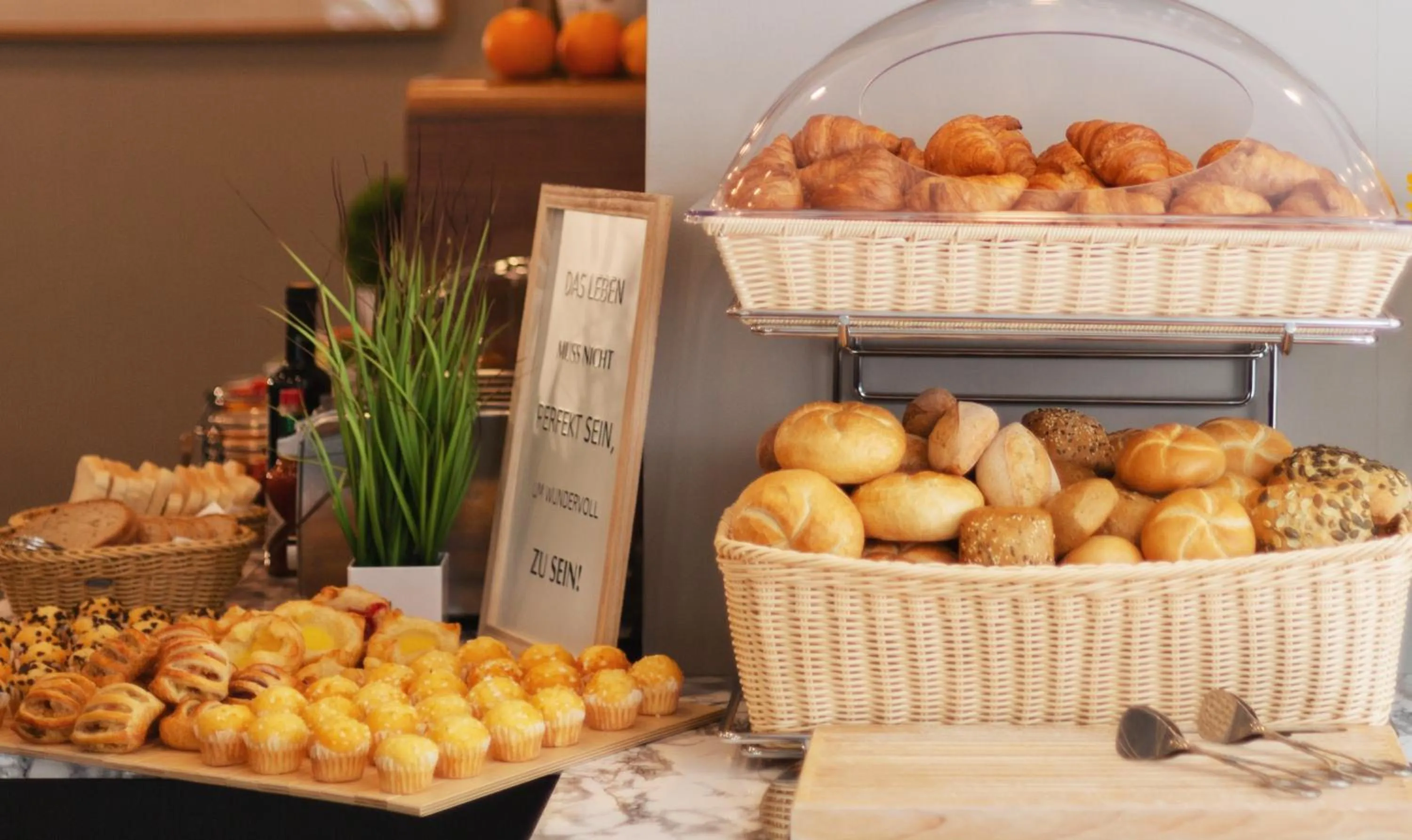 Food and drinks in Hotel Leonet