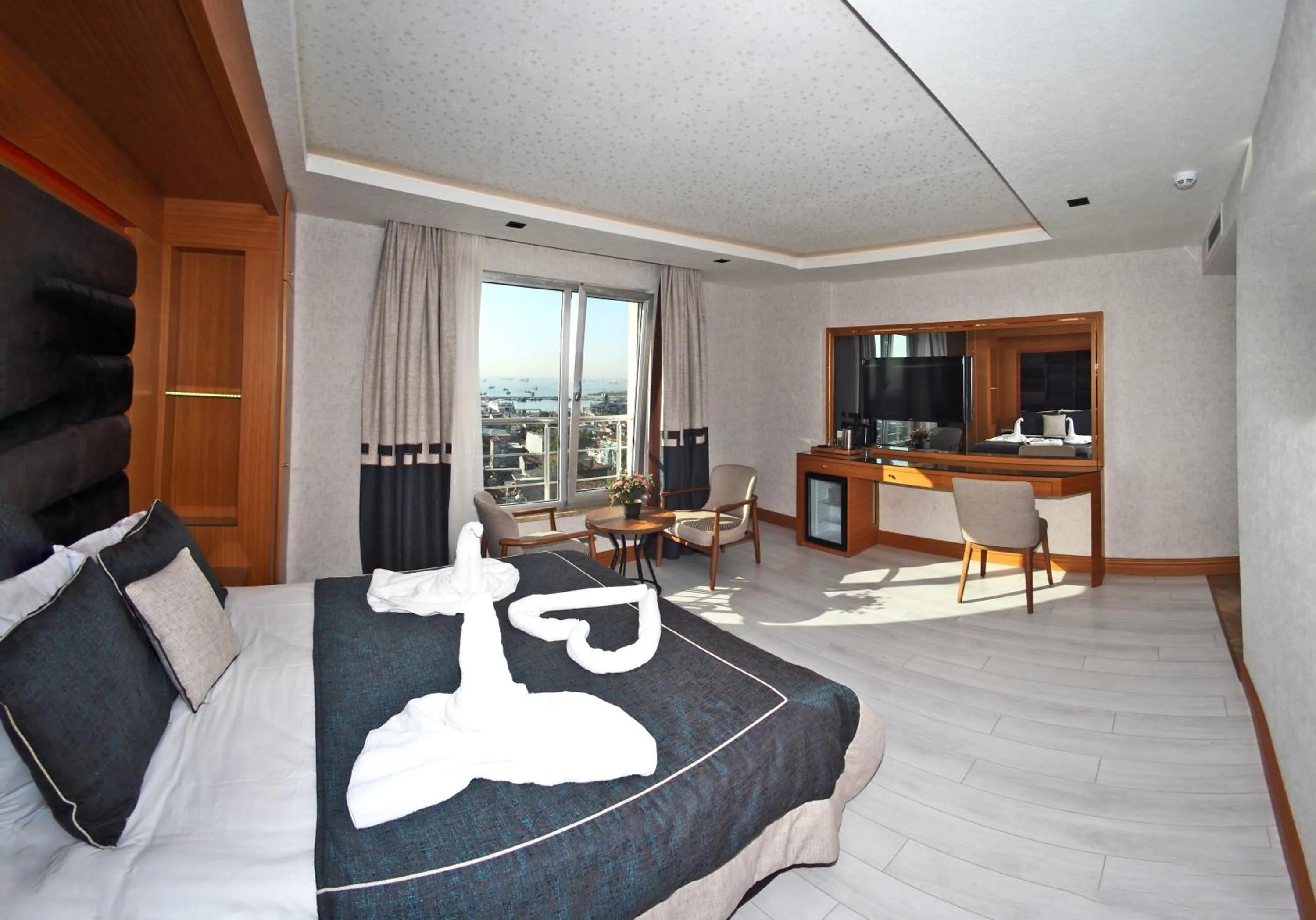 Photo of the whole room in Grand Emir Hotel Old City