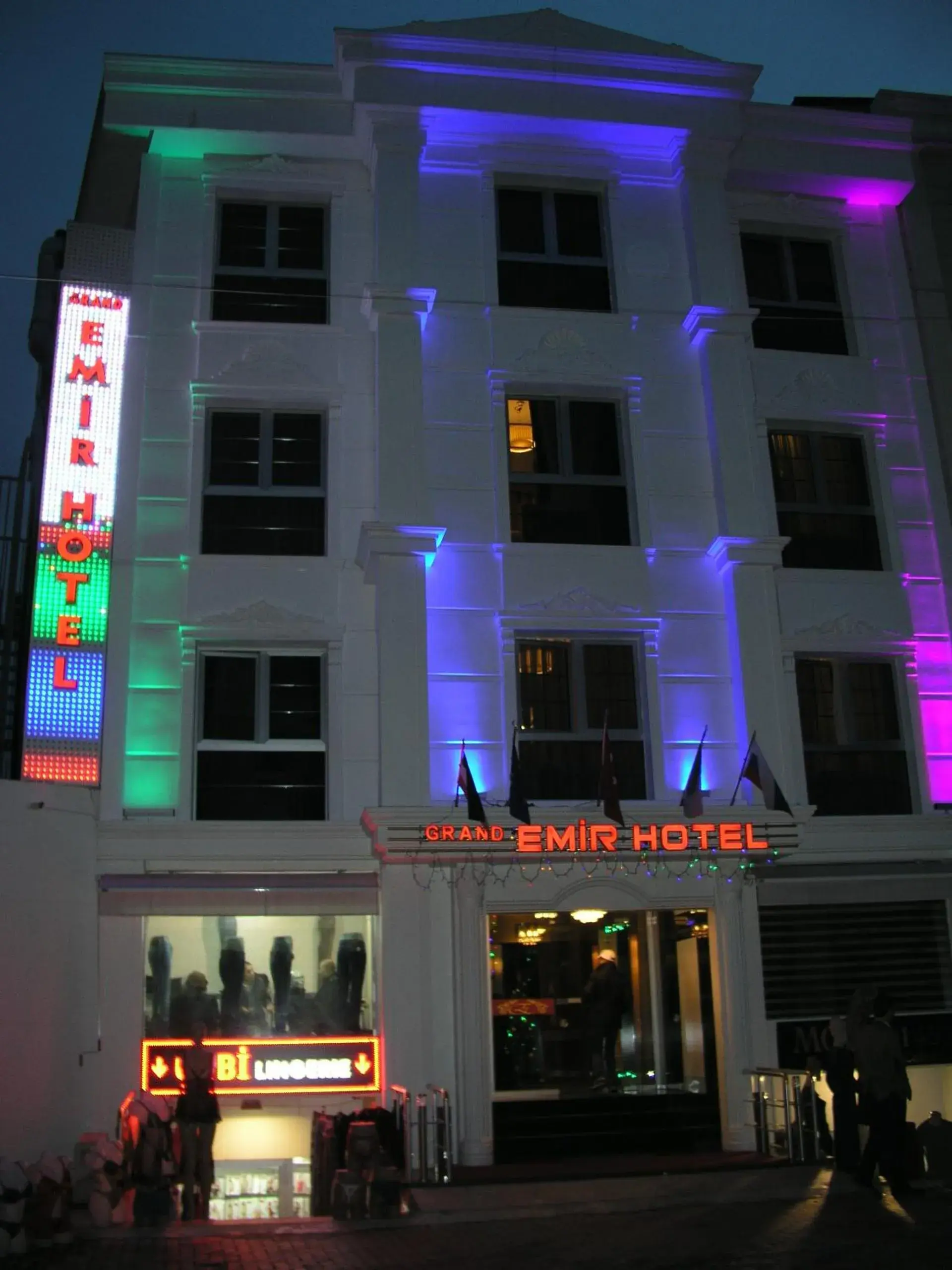 Property building in Grand Emir Hotel Old City Property building in Grand Emir Hotel Old City