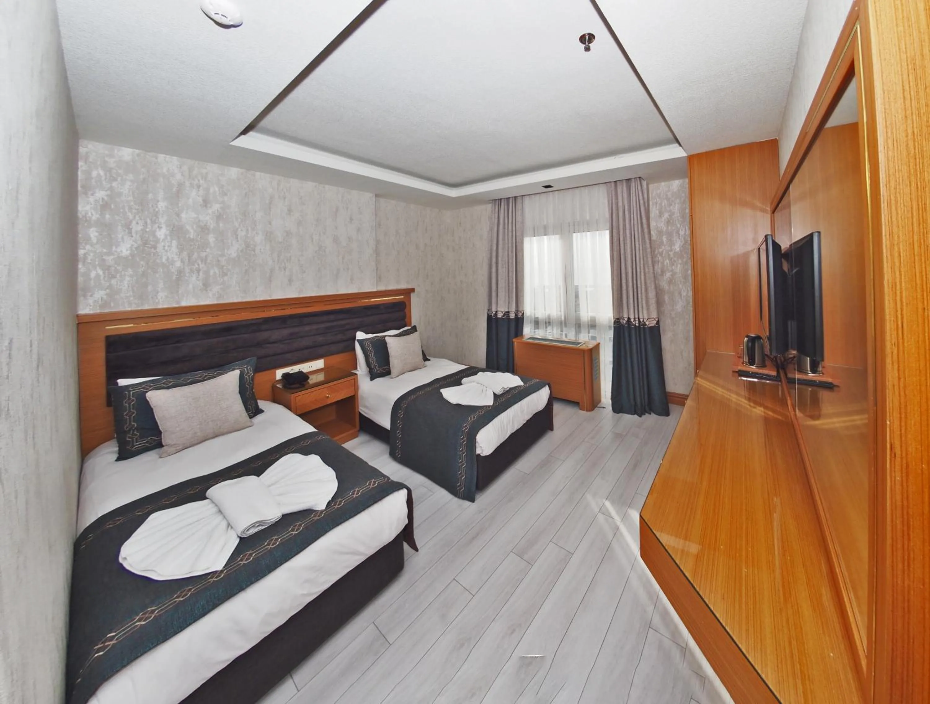 Photo of the whole room, Bed in Grand Emir Hotel Old City