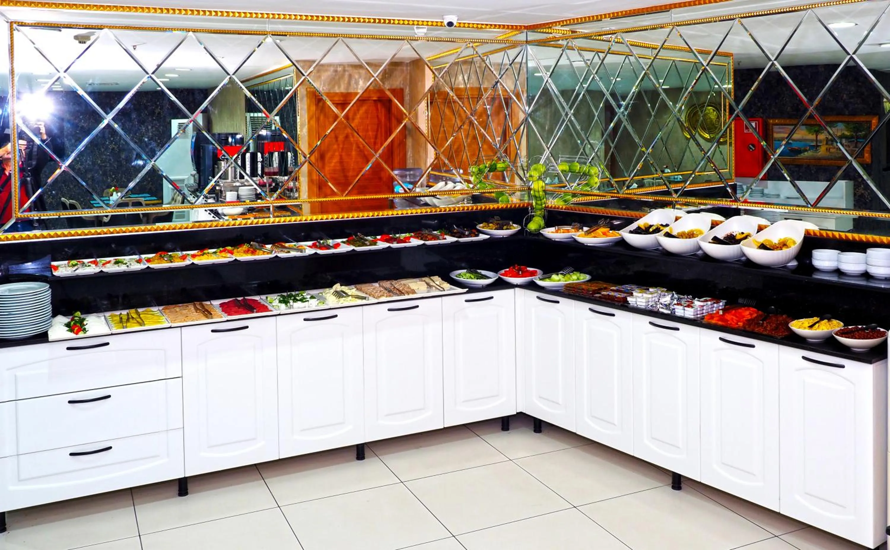 Buffet breakfast in Grand Emir Hotel Old City