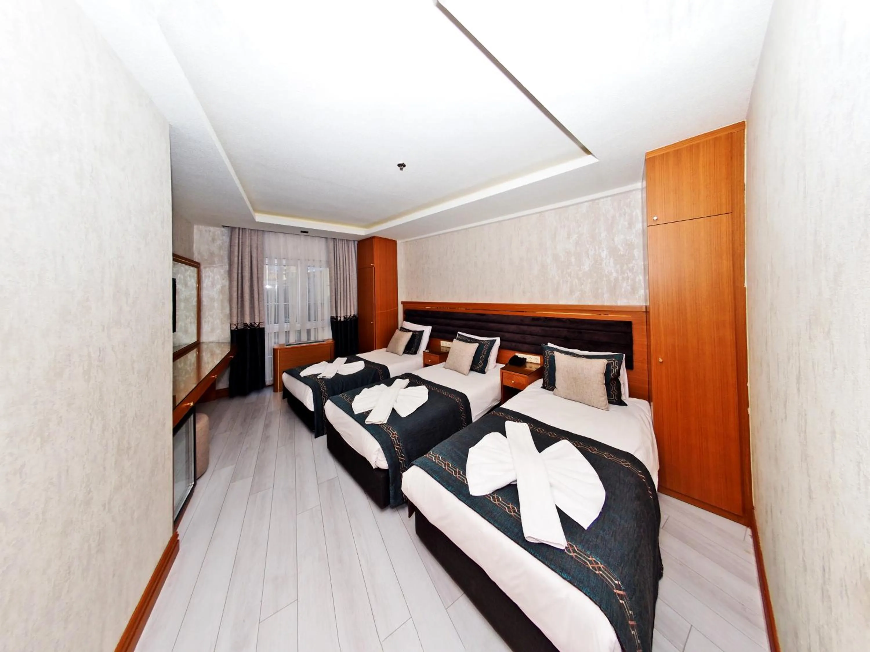 Photo of the whole room, Bed in Grand Emir Hotel Old City