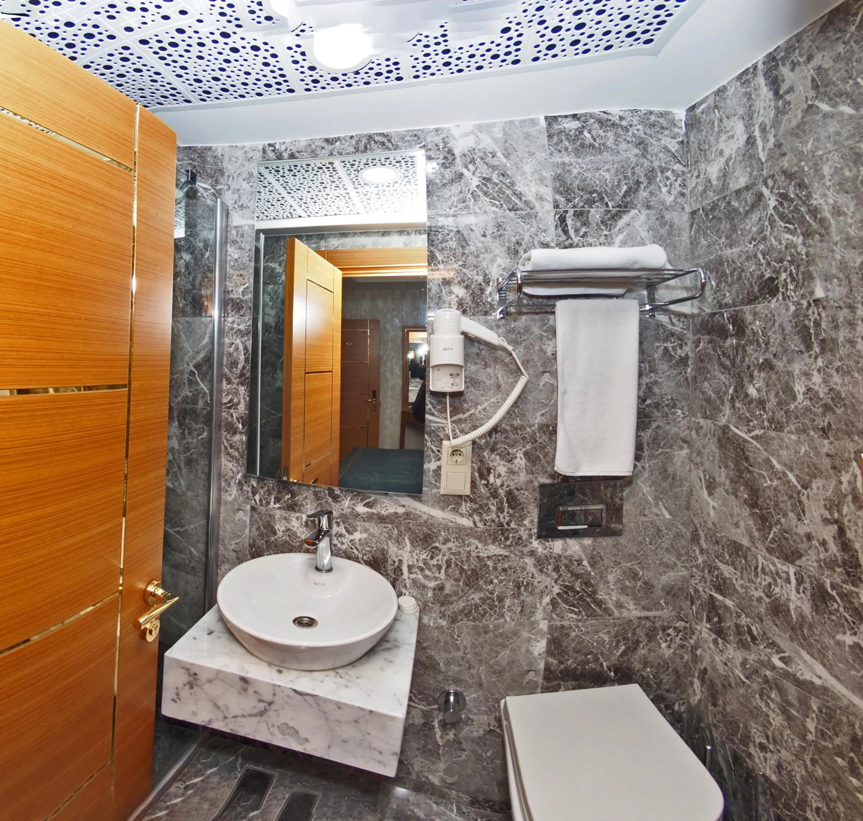 Bathroom in Grand Emir Hotel Old City