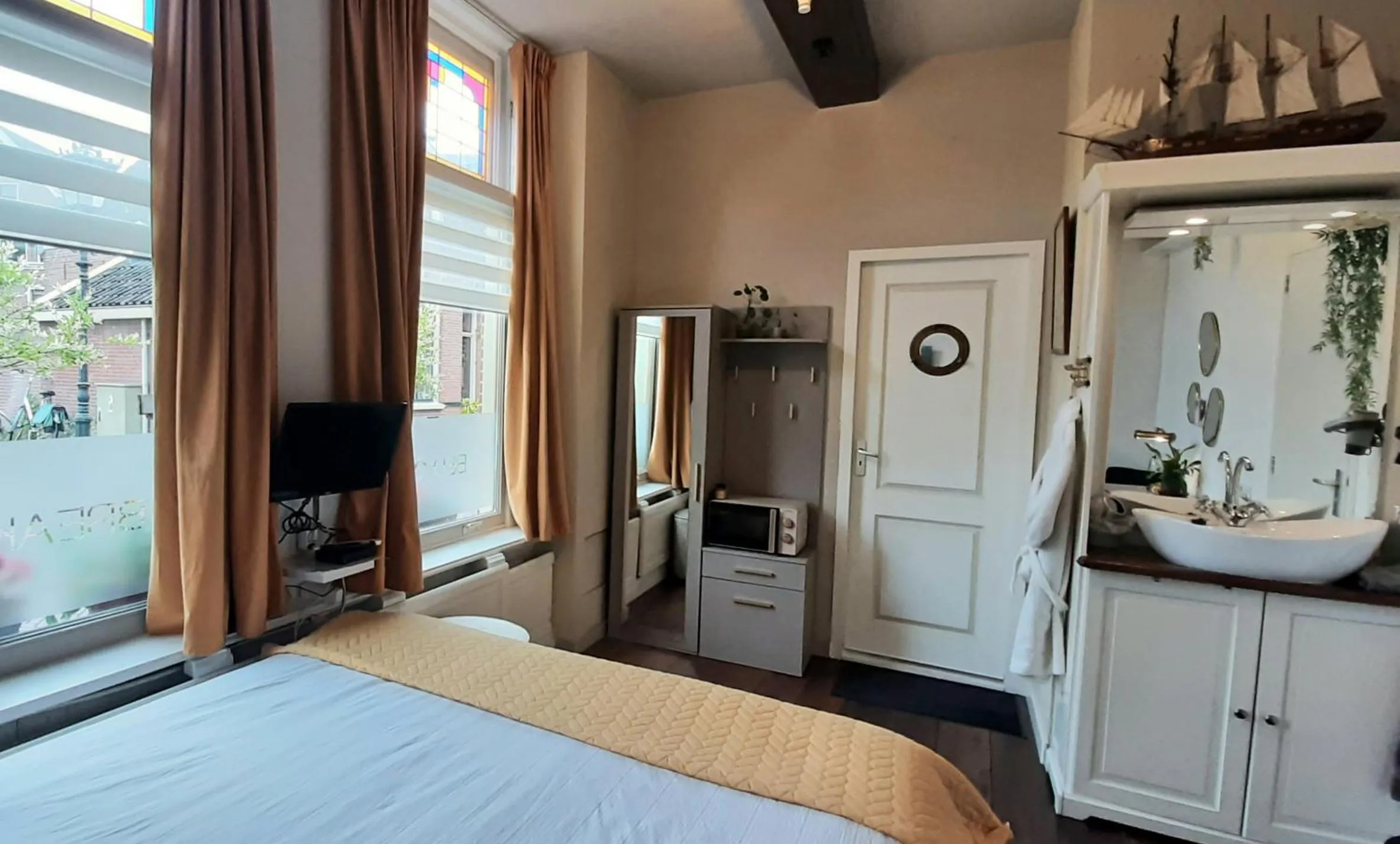 Bed in De Juttershoek Centrum