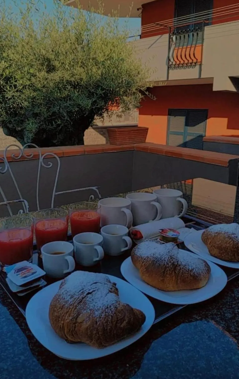 Breakfast in Bed & Breakfast Neapolis