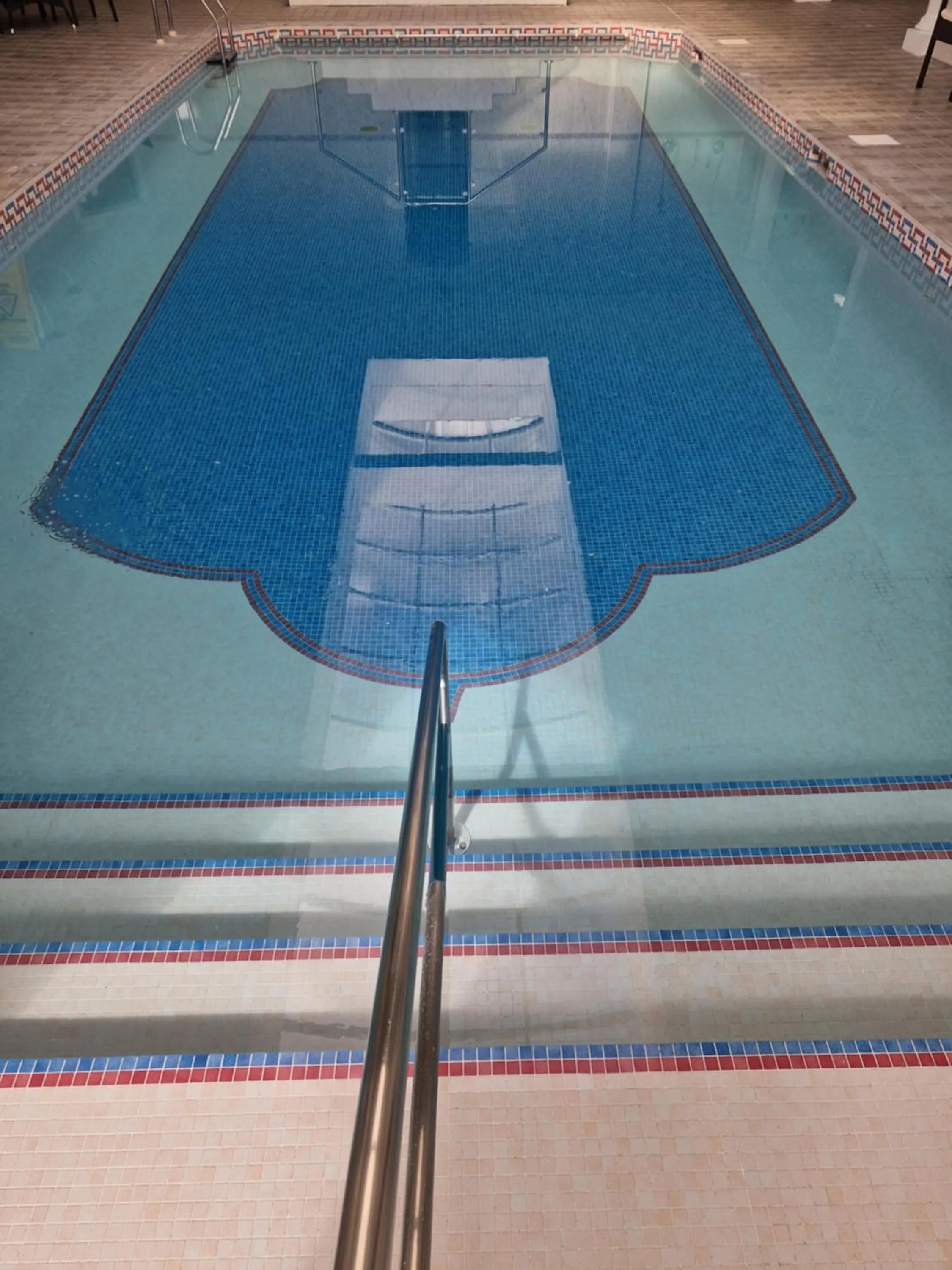 Swimming pool in Redcliffe Hotel