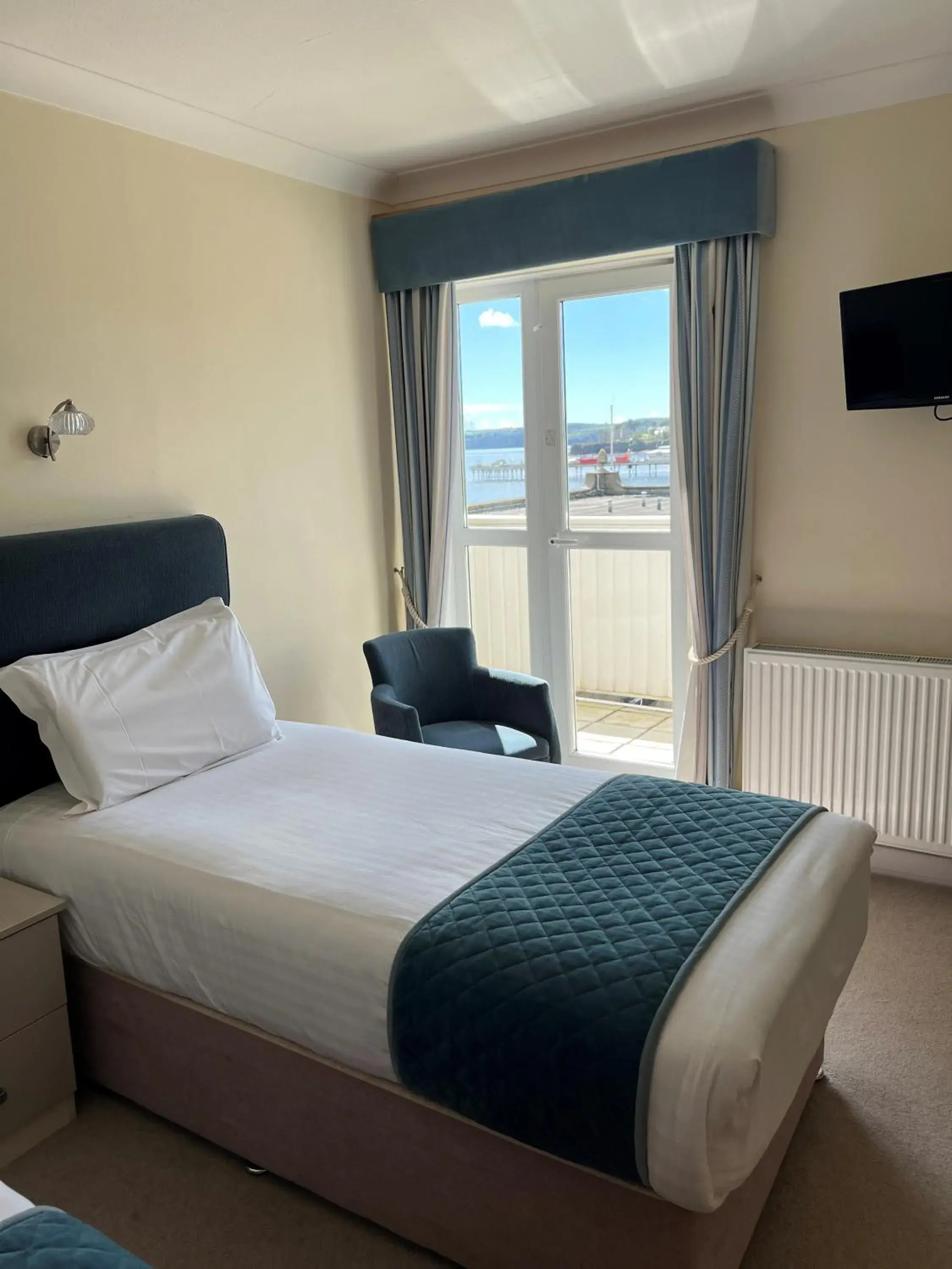 Twin Room in Redcliffe Hotel Twin Room in Redcliffe Hotel